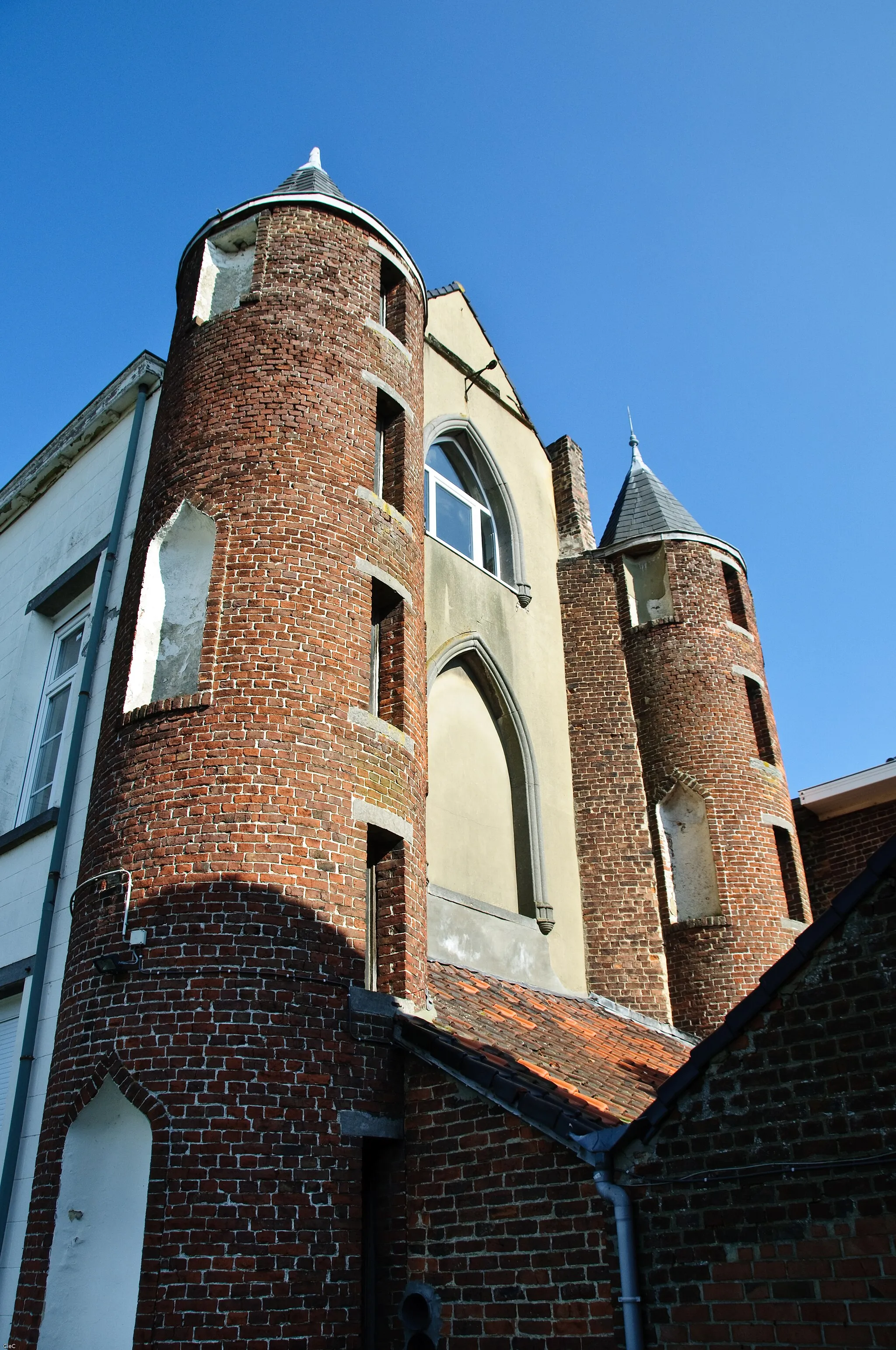 Photo showing: Kasteel-klooster Ter Loo, de torens met Moorse nissen aan de middenvleugel