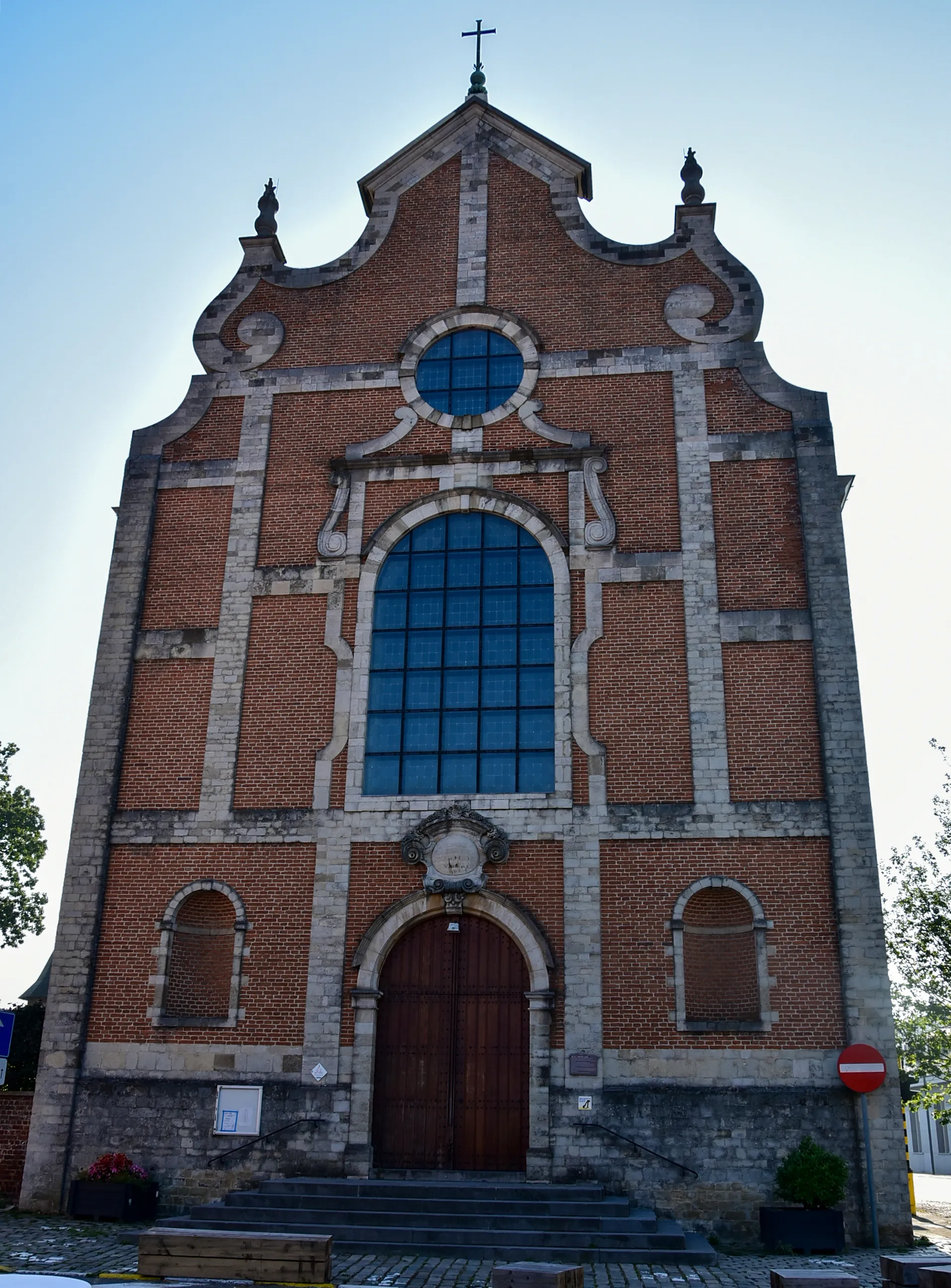 Photo showing: Onze-Lieve-Vrouwkerk (Jezus-Eik) 3-09-2021 10-05-01