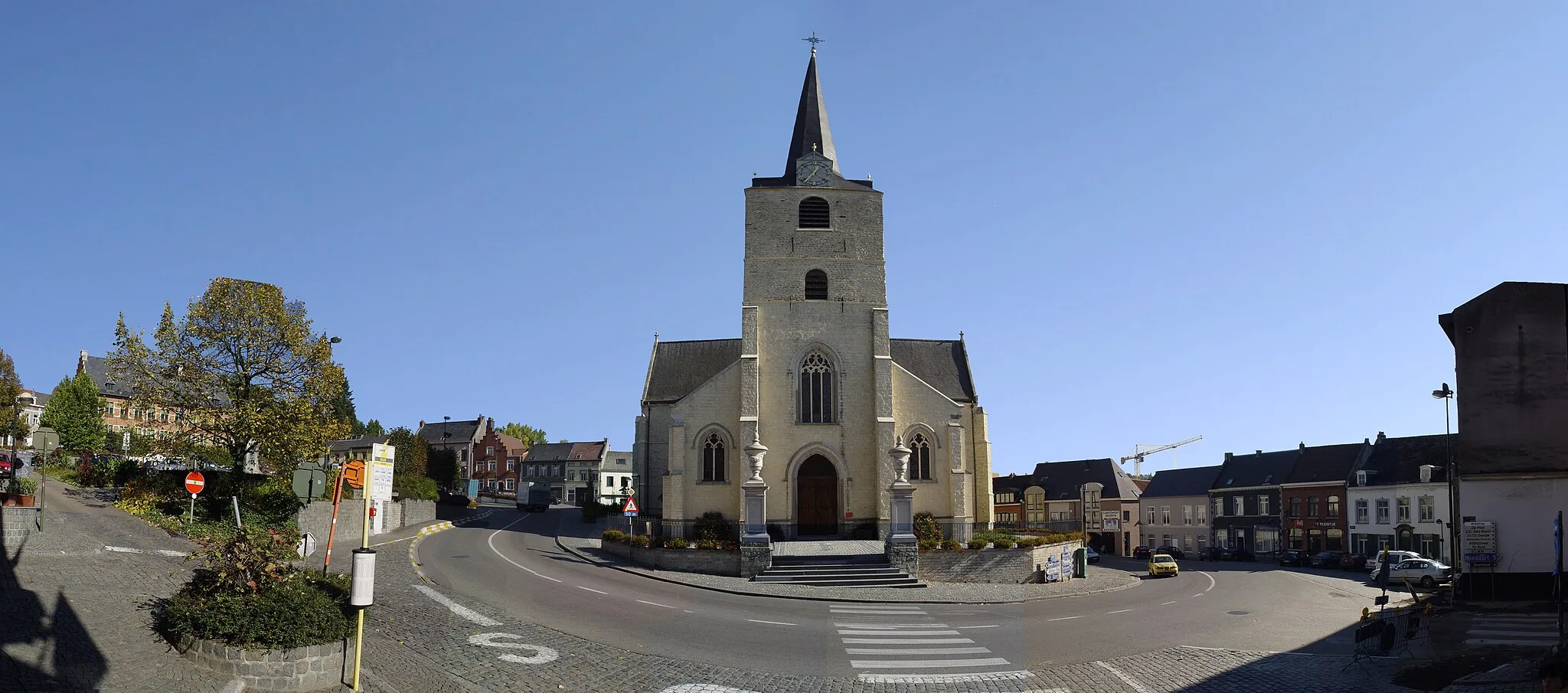Photo showing: Church in Overijse, Belgium, looking direction East.

Camera location 50° 46′ 21″ N, 4° 32′ 14.8″ E View this and other nearby images on: OpenStreetMap 50.772500;    4.537444