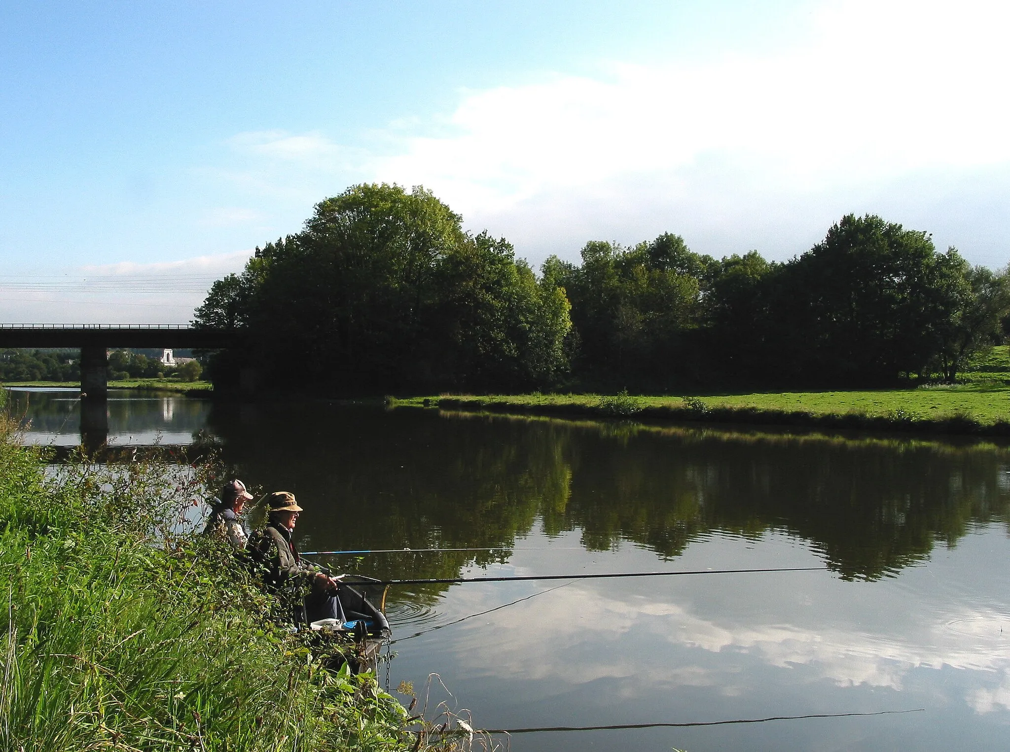 Photo showing: Leernes (Belgium),  the Sambre river near the Aulne Abey).