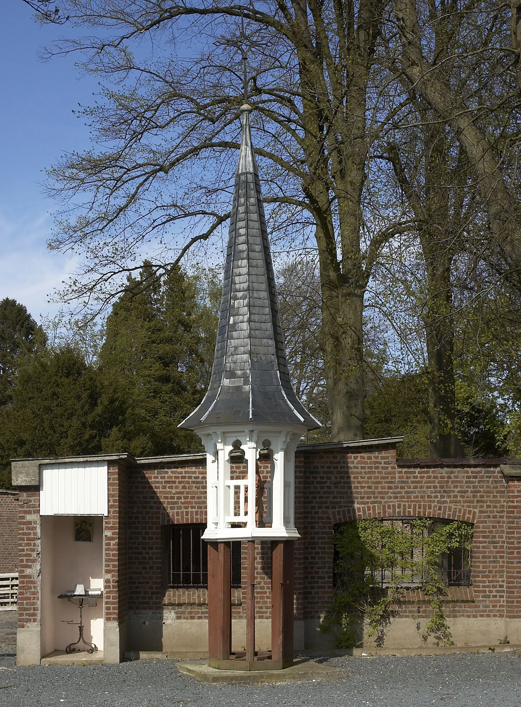 Photo showing: Small chapel in garden of renovated old monastery in Maleizen (Overijse)

Camera location 50° 44′ 16.9″ N, 4° 30′ 09.4″ E View this and other nearby images on: OpenStreetMap 50.738028;    4.502611