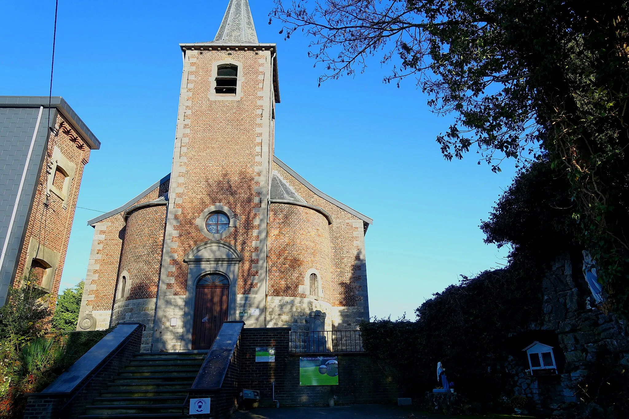 Photo showing: neoclassicistische Sint-Remigiuskerk uit 1766 in Merdorp (Hannut)