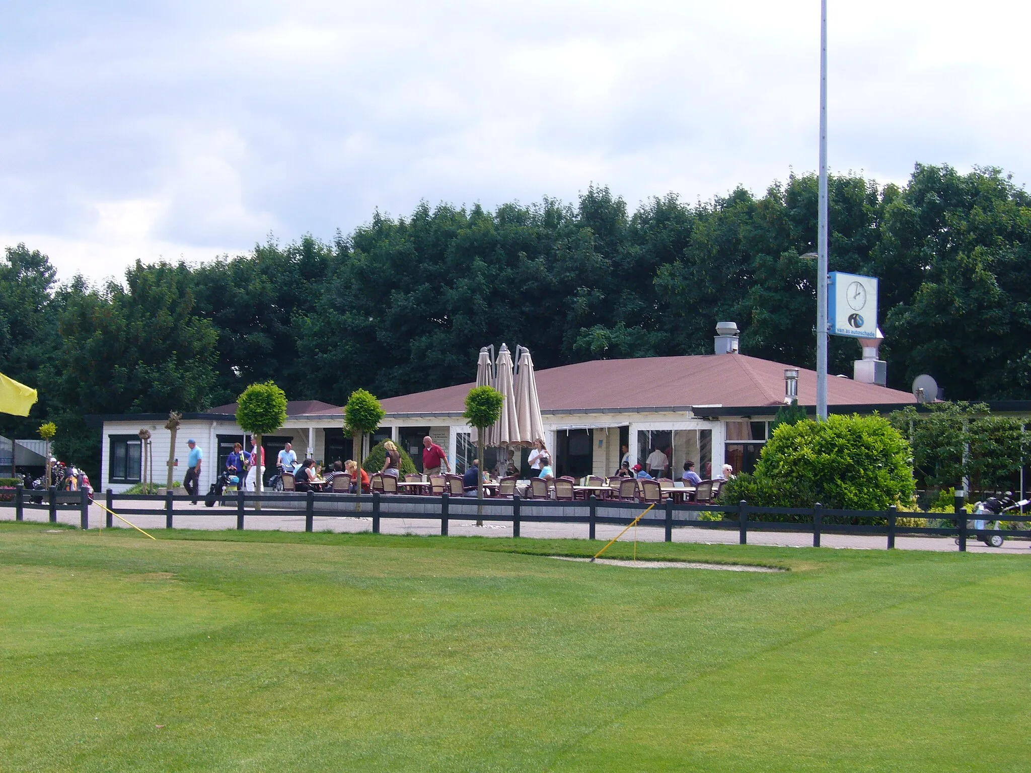 Photo showing: Waterloo Golf, clubhouse