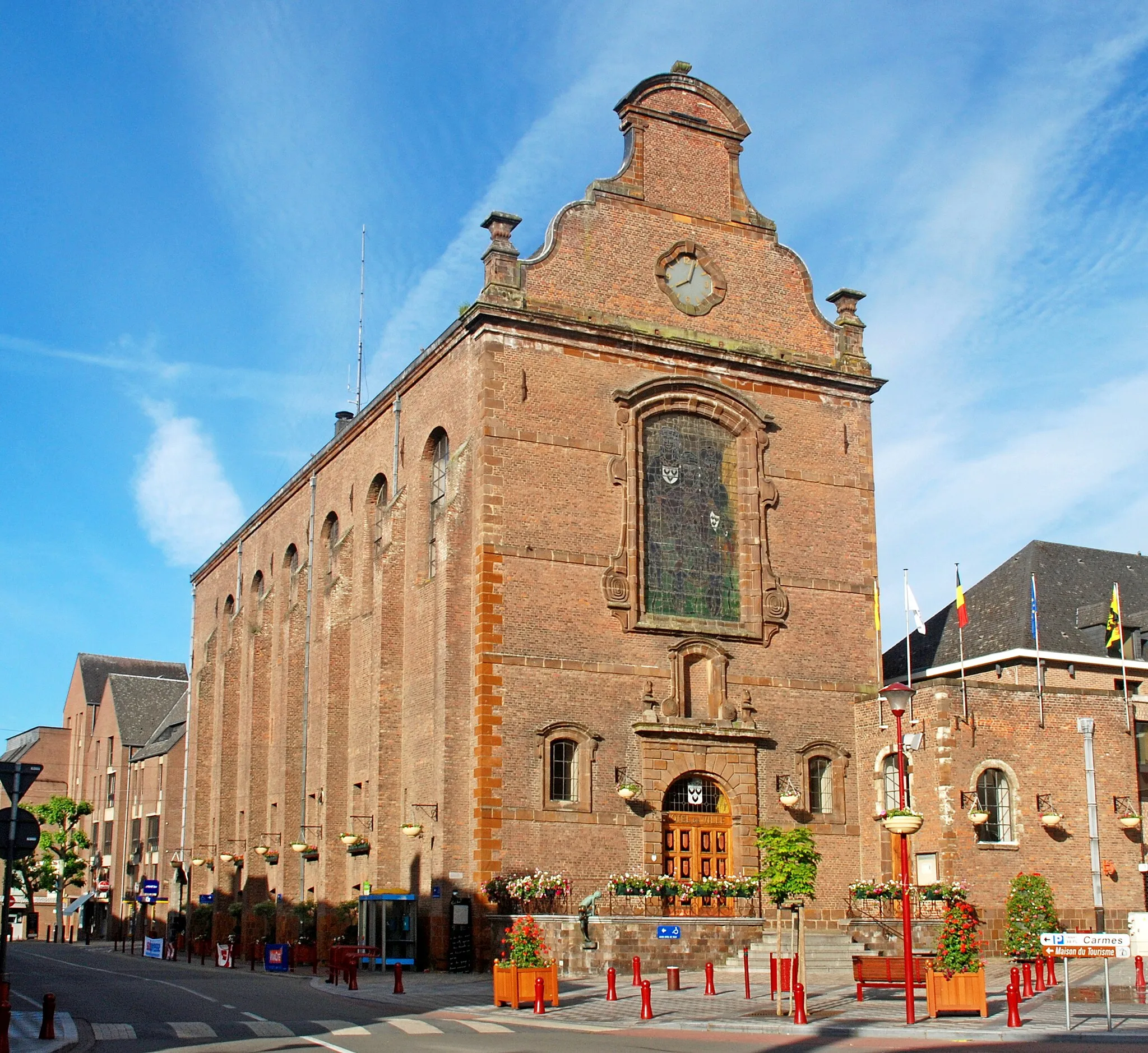 Photo showing: Belgique - Wallonie - Wavre - Ancien couvent des Carmes Chaussés (actuel hôtel de ville)