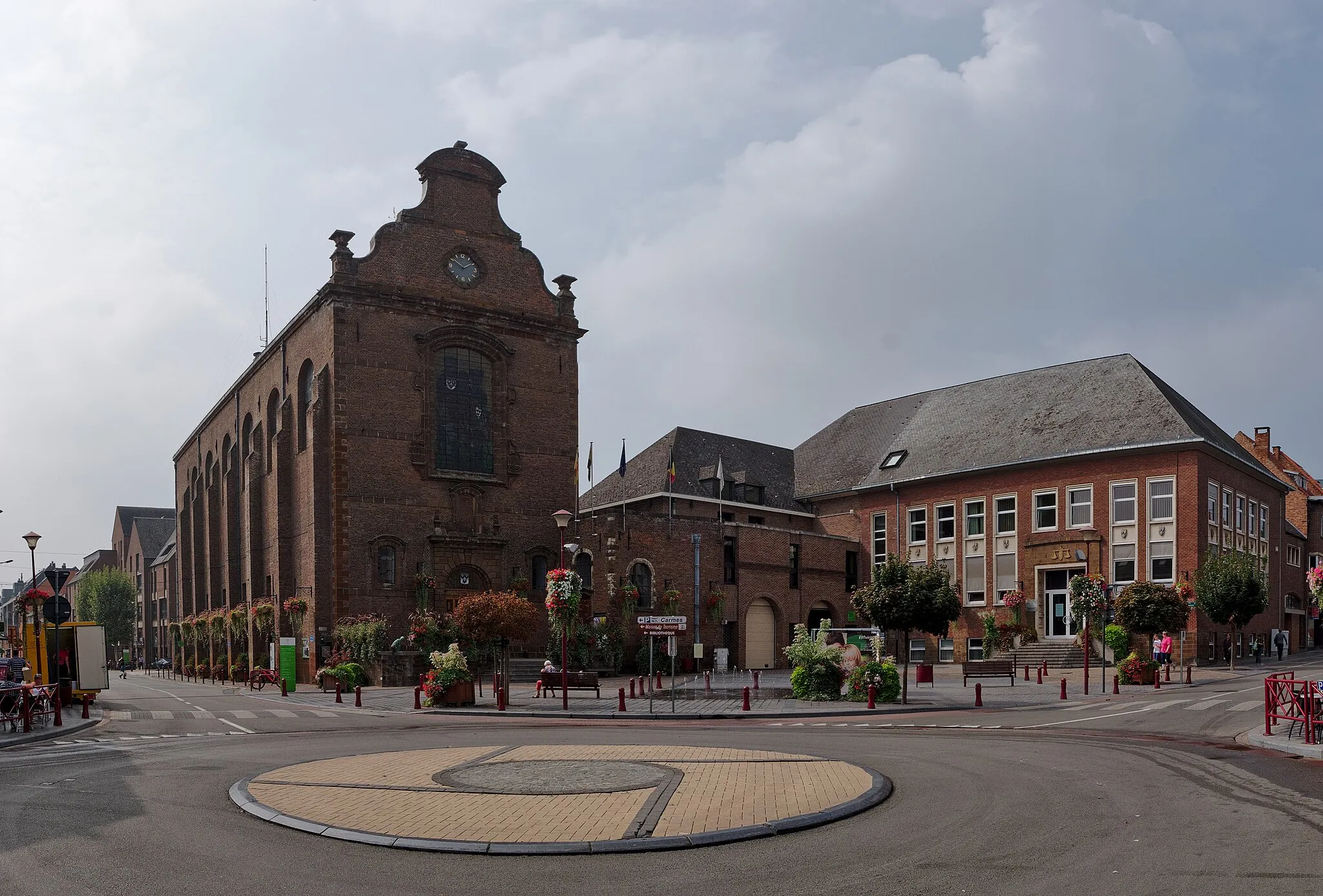 Photo showing: Town hall and courthouse of Wavre, Belgium: -
Projection: Equirectangular (2)
FOV: 100 x 84

Ev: 14.85