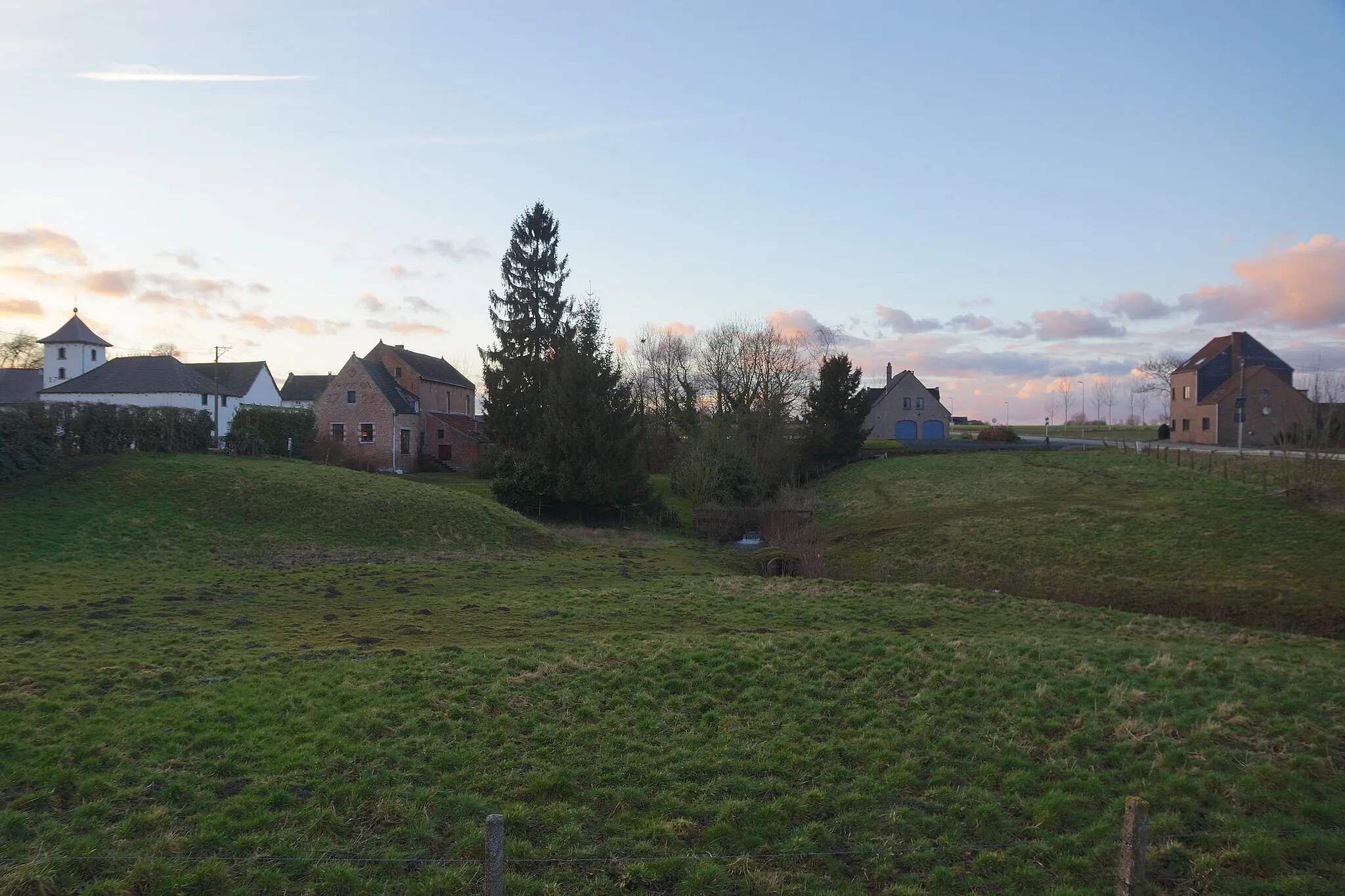 Photo showing: Rebecq (Wisbecq), Belgium: The valley of the river Wisbeek