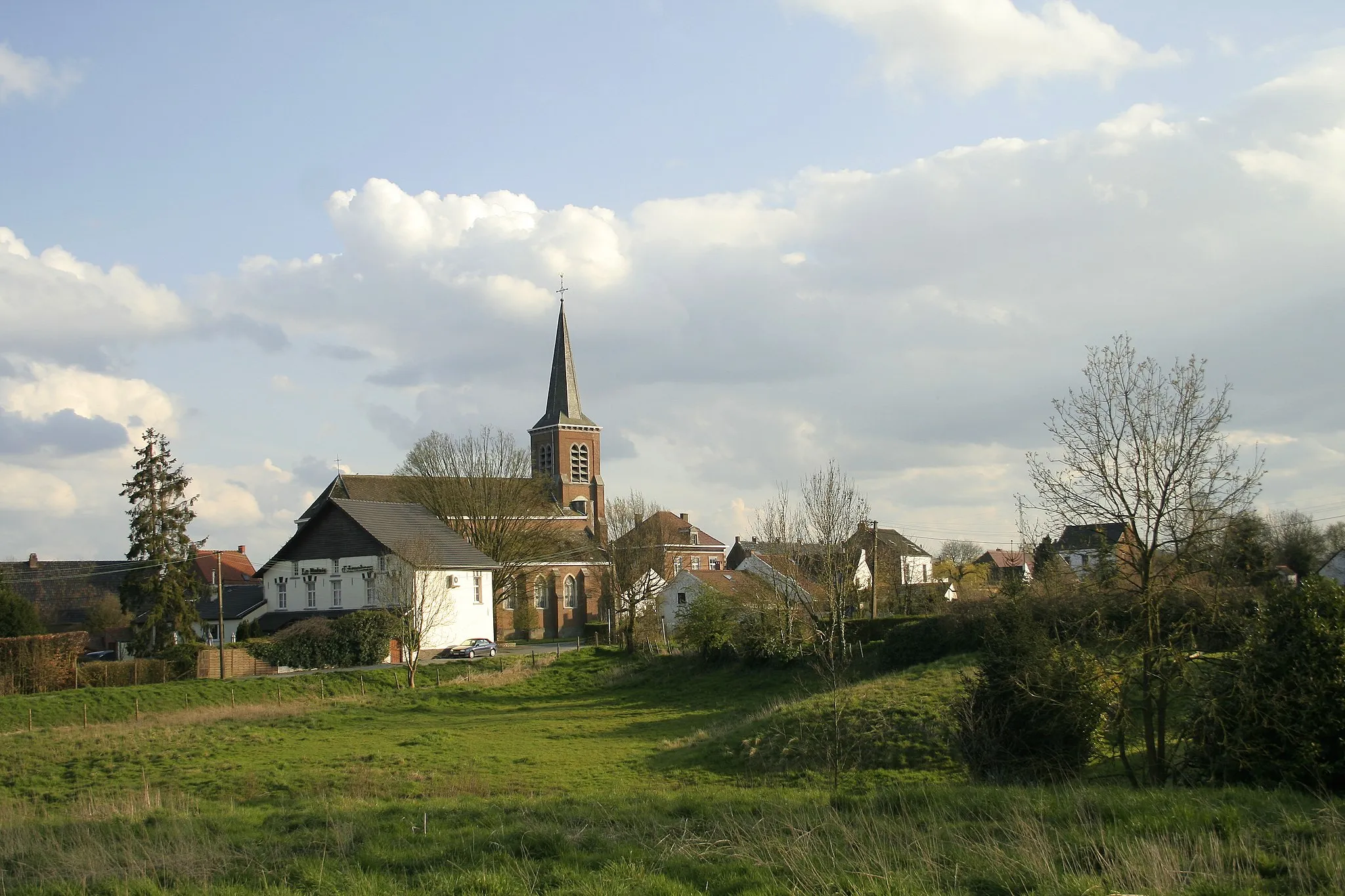 Photo showing: Wisbecq, le quartier de l'église Saint-Fiacre (1877).