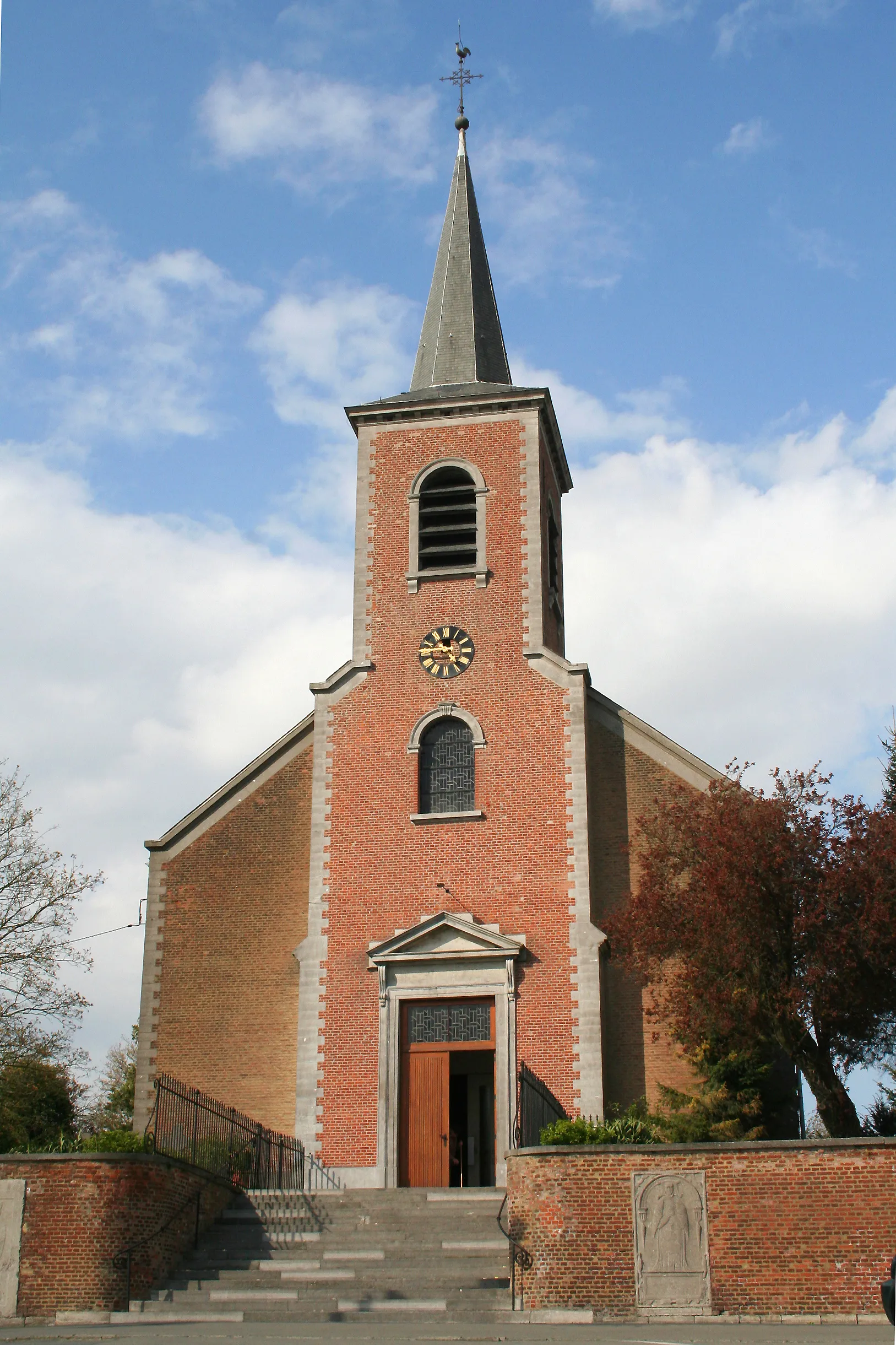 Photo showing: Quenast, (Belgium) the Saint Martin's church (1855).