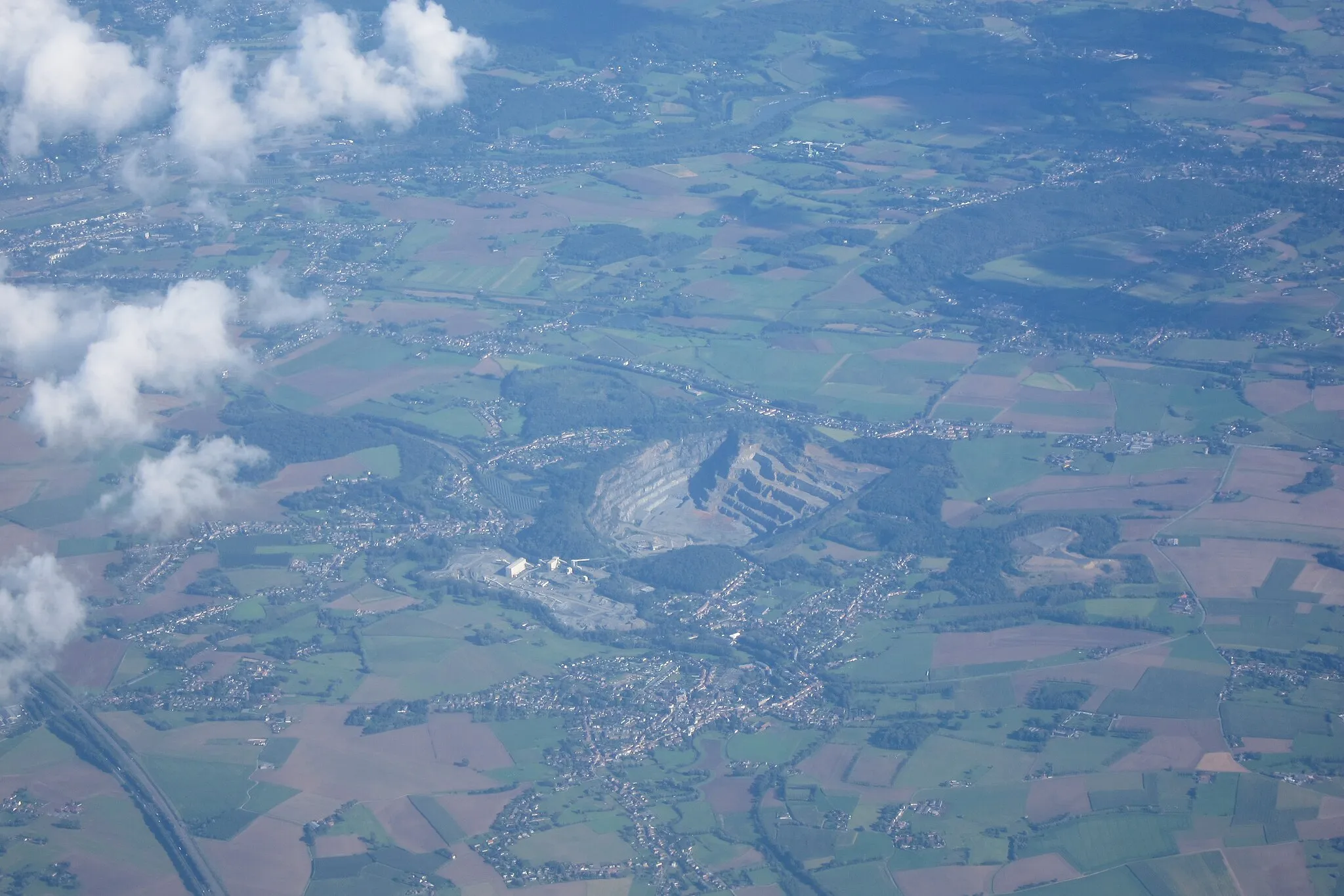 Photo showing: Vue aérienne de la carrière de Quenast