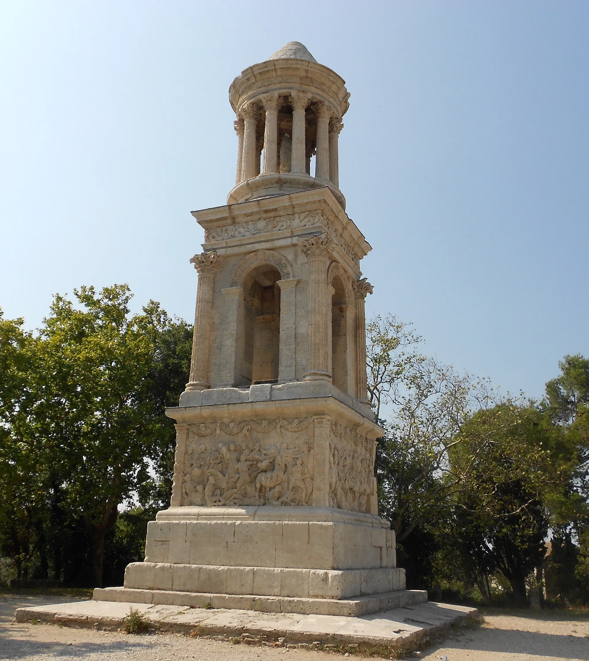 Photo showing: Vestige Romain du Mausolée de Glanum à Saint Rémy de Provence.