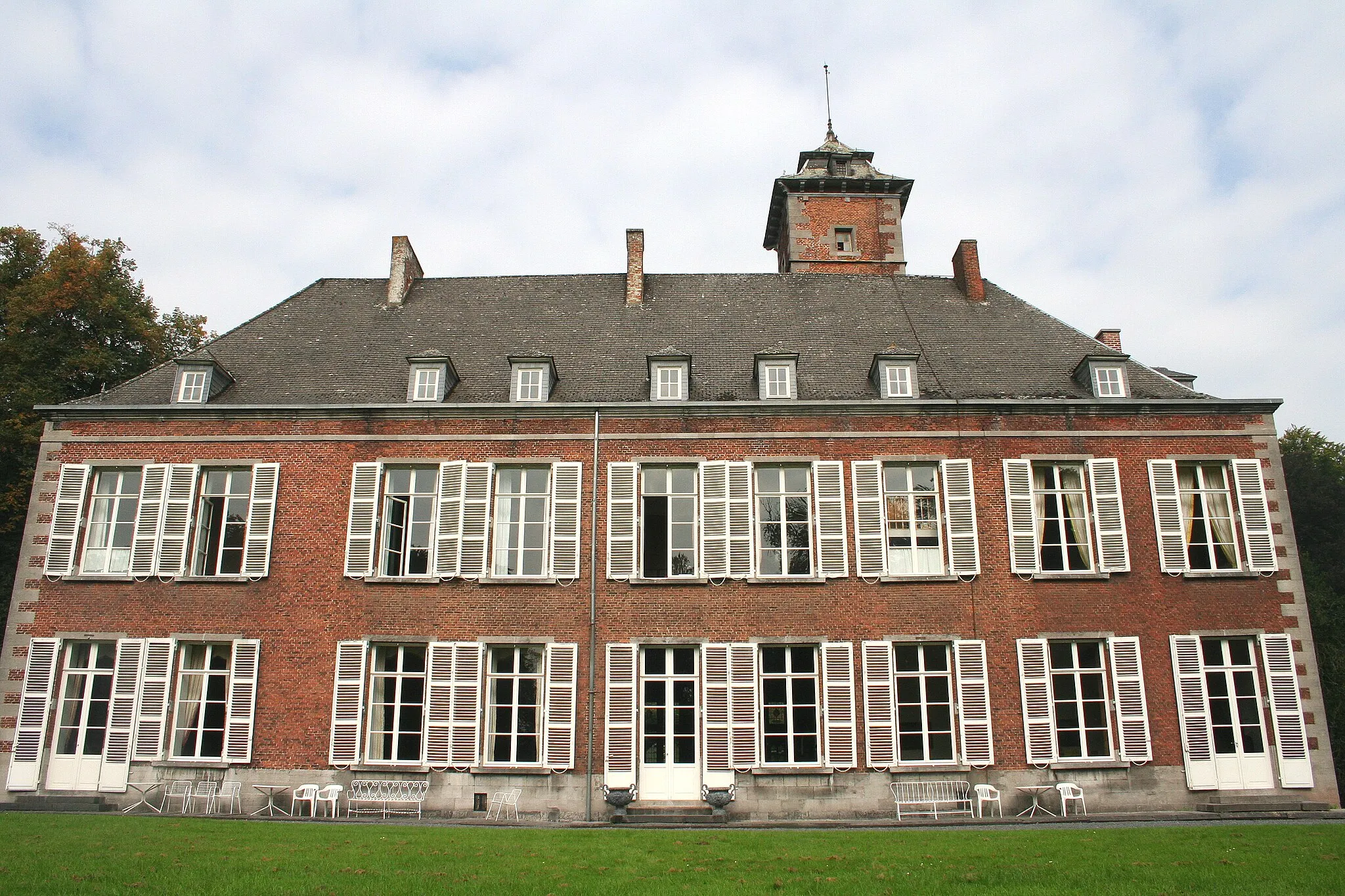 Photo showing: Écaussinnes-d’Enghien (Belgium), Southeastern façade of the « la Follie » castle (XVIth century).