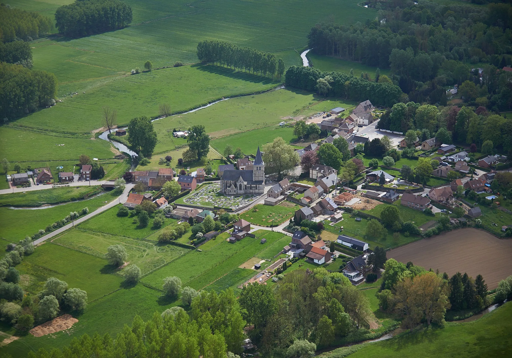 Photo showing: Luchtfoto van de omgeving rond de Sint-Agathakerk  in Sint-Agatha-Rode, België
