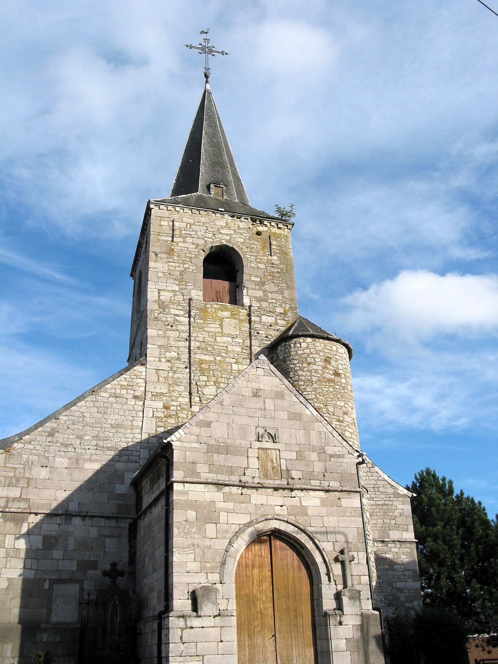 Photo showing: Montigny-le-Tilleul (Belgium), the Saint Martin's church (XIII/XVIth centuries).