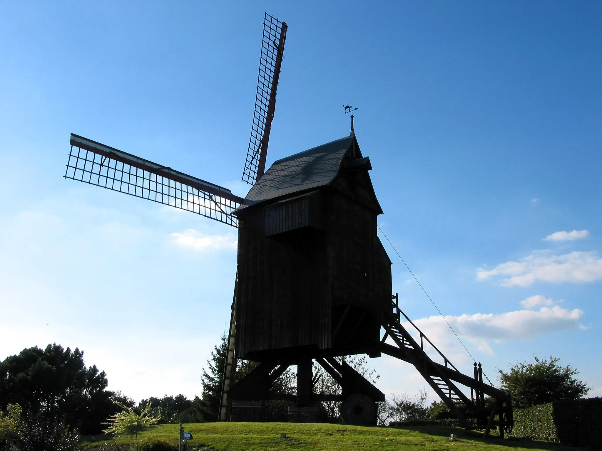 Photo showing: Ellezelles (Belgium), the "Wild cat" windmill (1751).