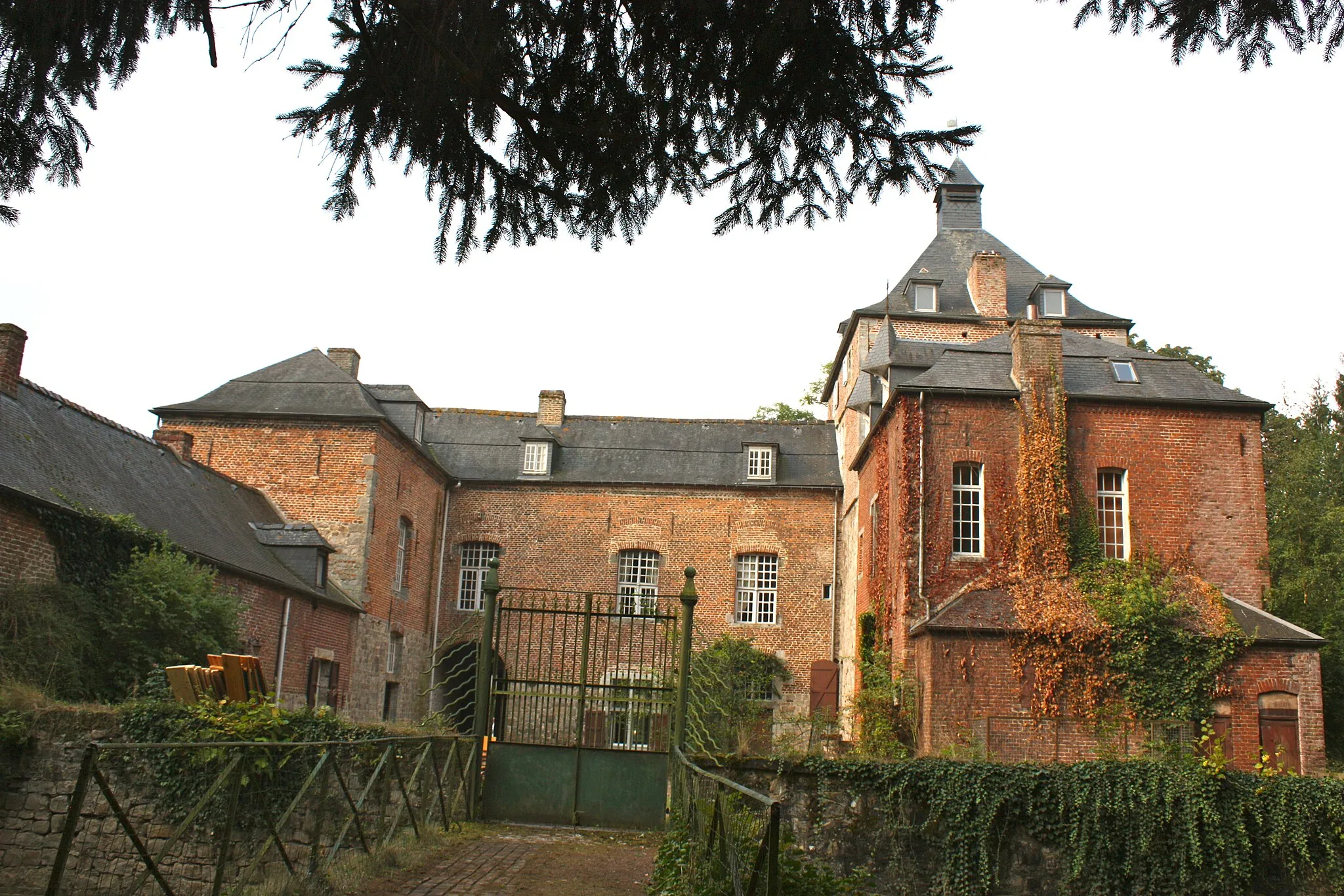 Photo showing: Château d'Audignies