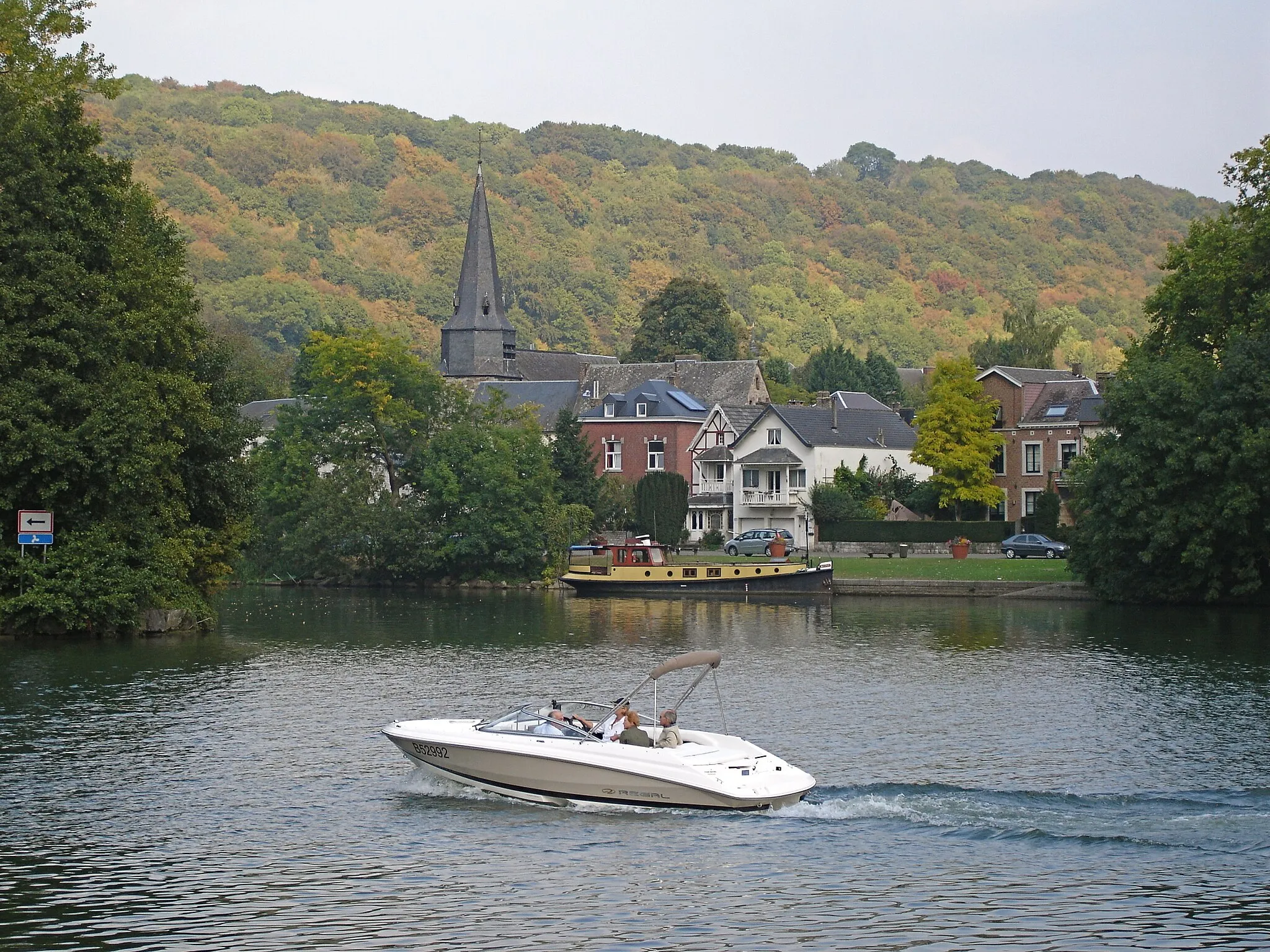 Photo showing: Dave, le village vu de la Promenade de Meuse à Wépion (rive gauche).