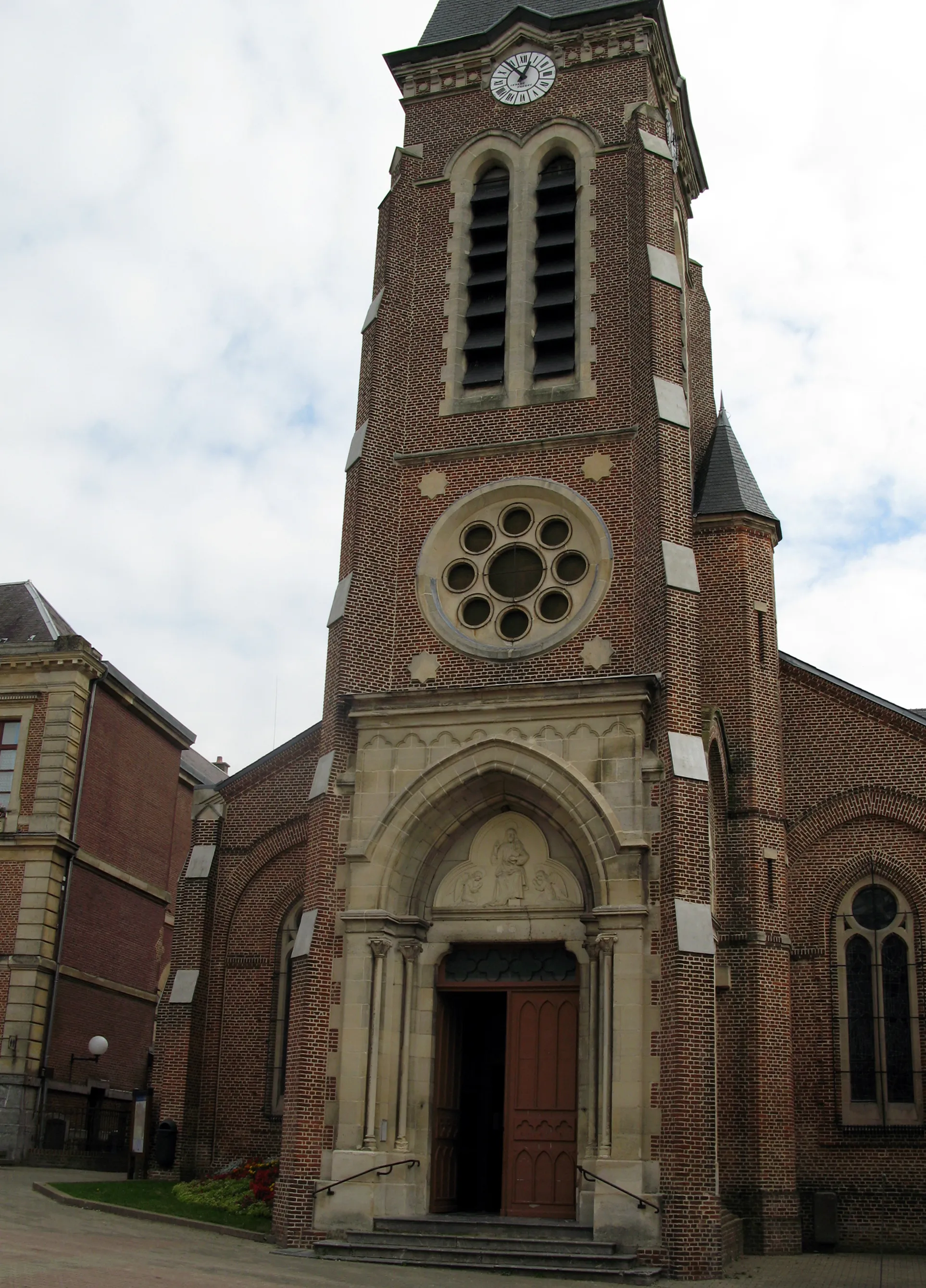 Photo showing: Le Nouvion-en-Thiérache (Aisne, France) -

L'église.