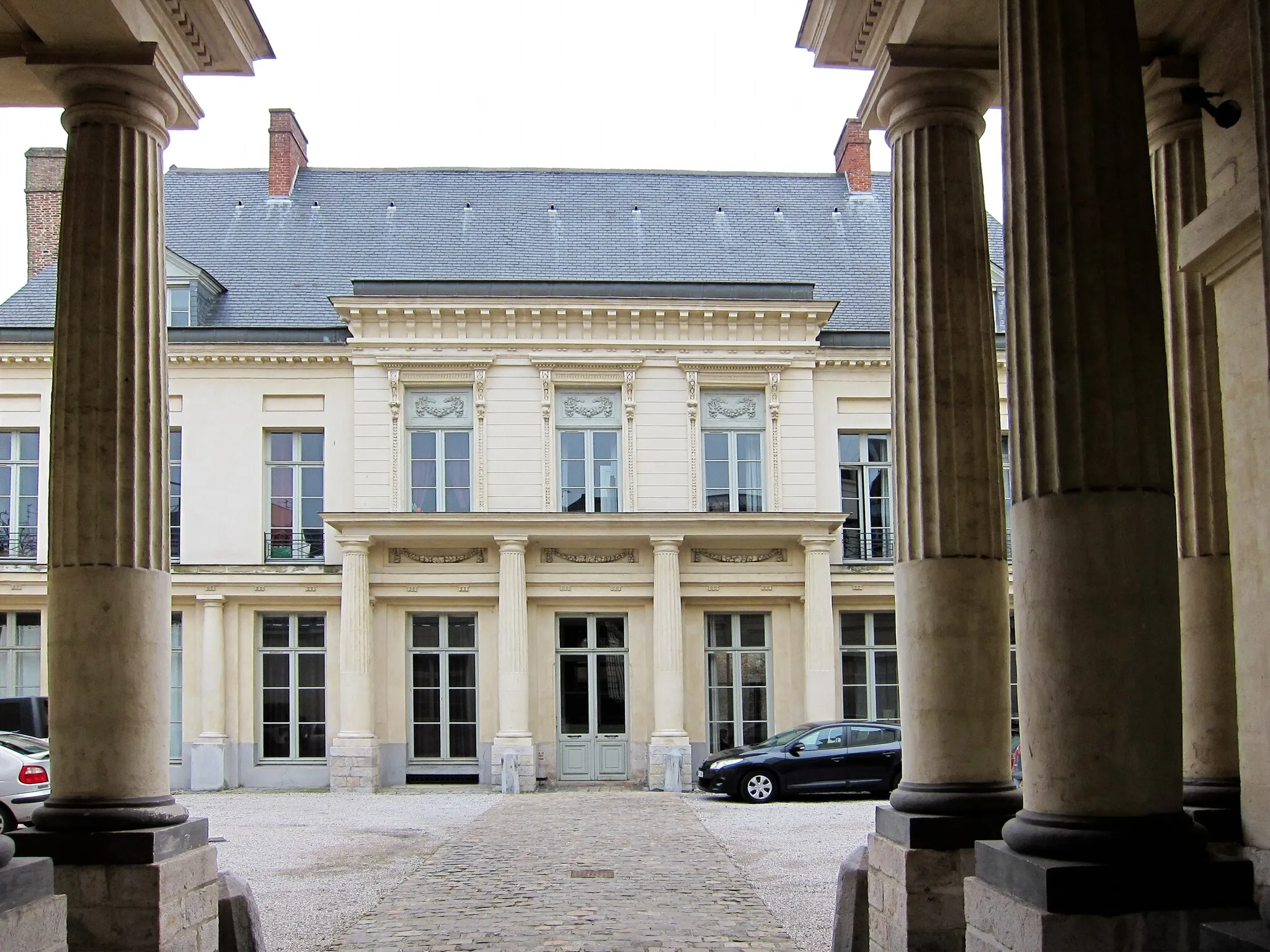 Photo showing: Façade de l'Hôtel Petipas de Walle à Lille.