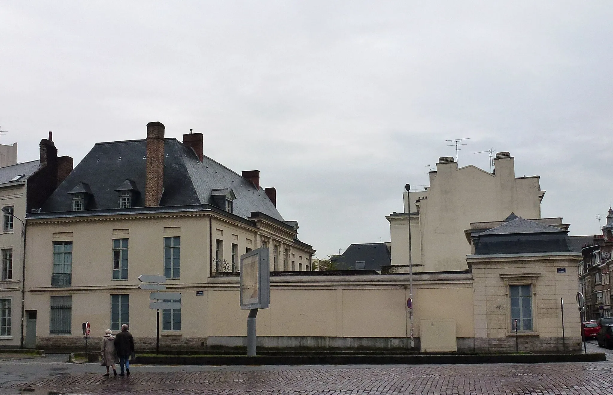 Photo showing: This building is en partie classé, en partie inscrit au titre des monuments historiques de la France. It is indexed in the base Mérimée, a database of architectural heritage maintained by the French Ministry of Culture, under the reference PA00107605 .