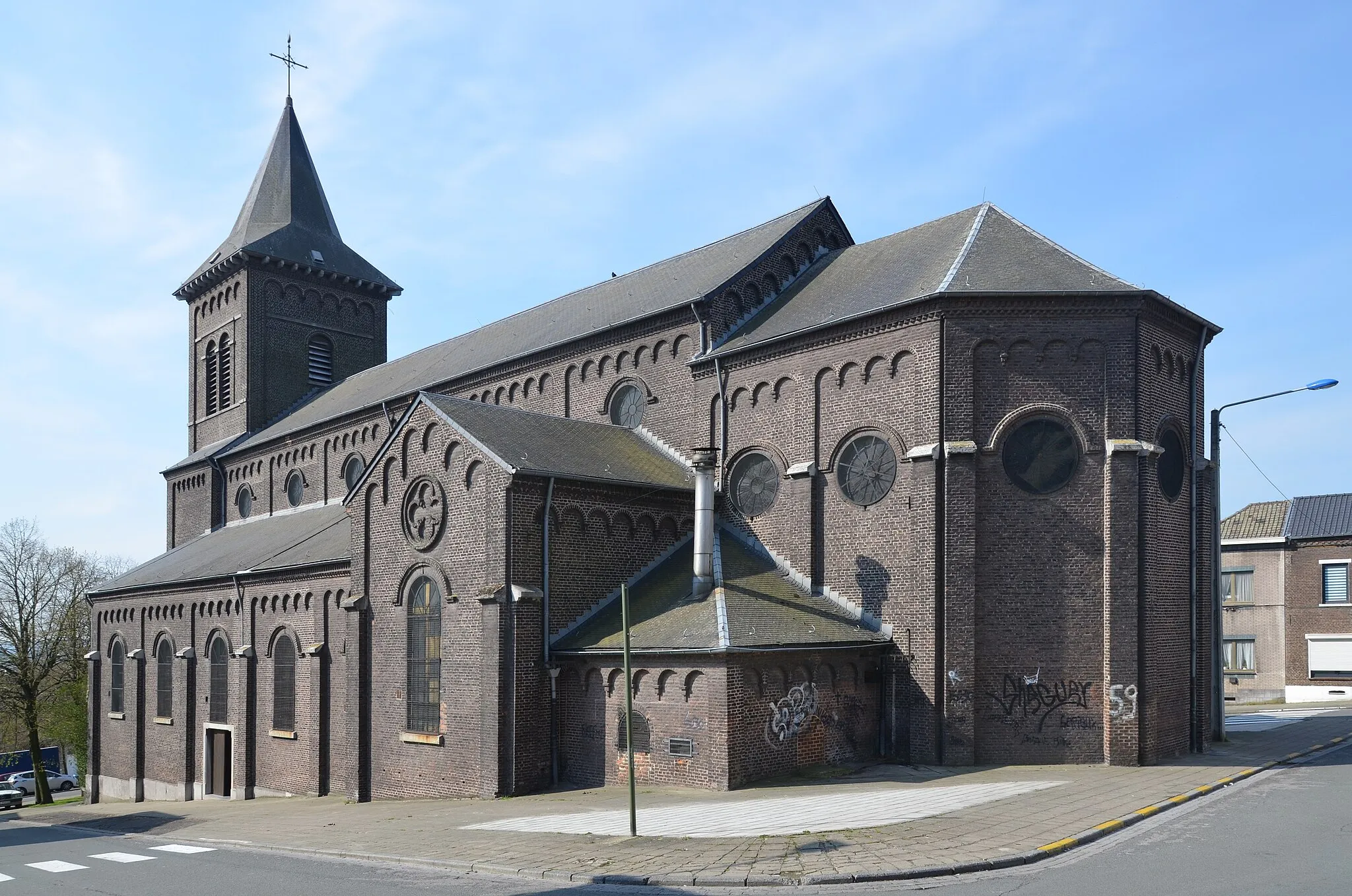 Photo showing: Marchienne-au-Pont (Charleroi-Belgique) - Église Saint-Pierre de la Docherie.