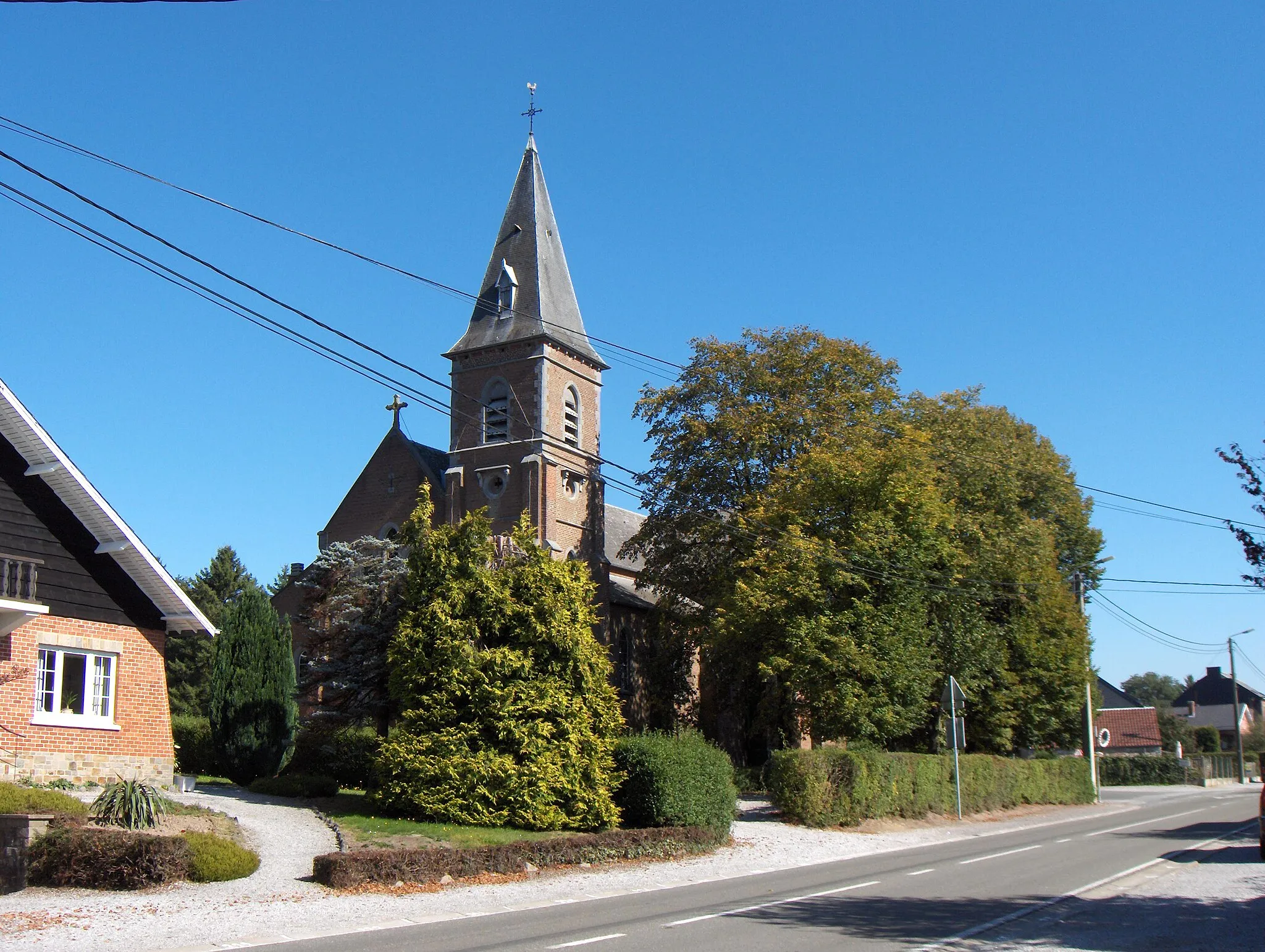 Photo showing: Pontaury, Ortsteil der Gemeinde Mettet (Belgien, Provinz Namur), Kirche des Ortsteils
