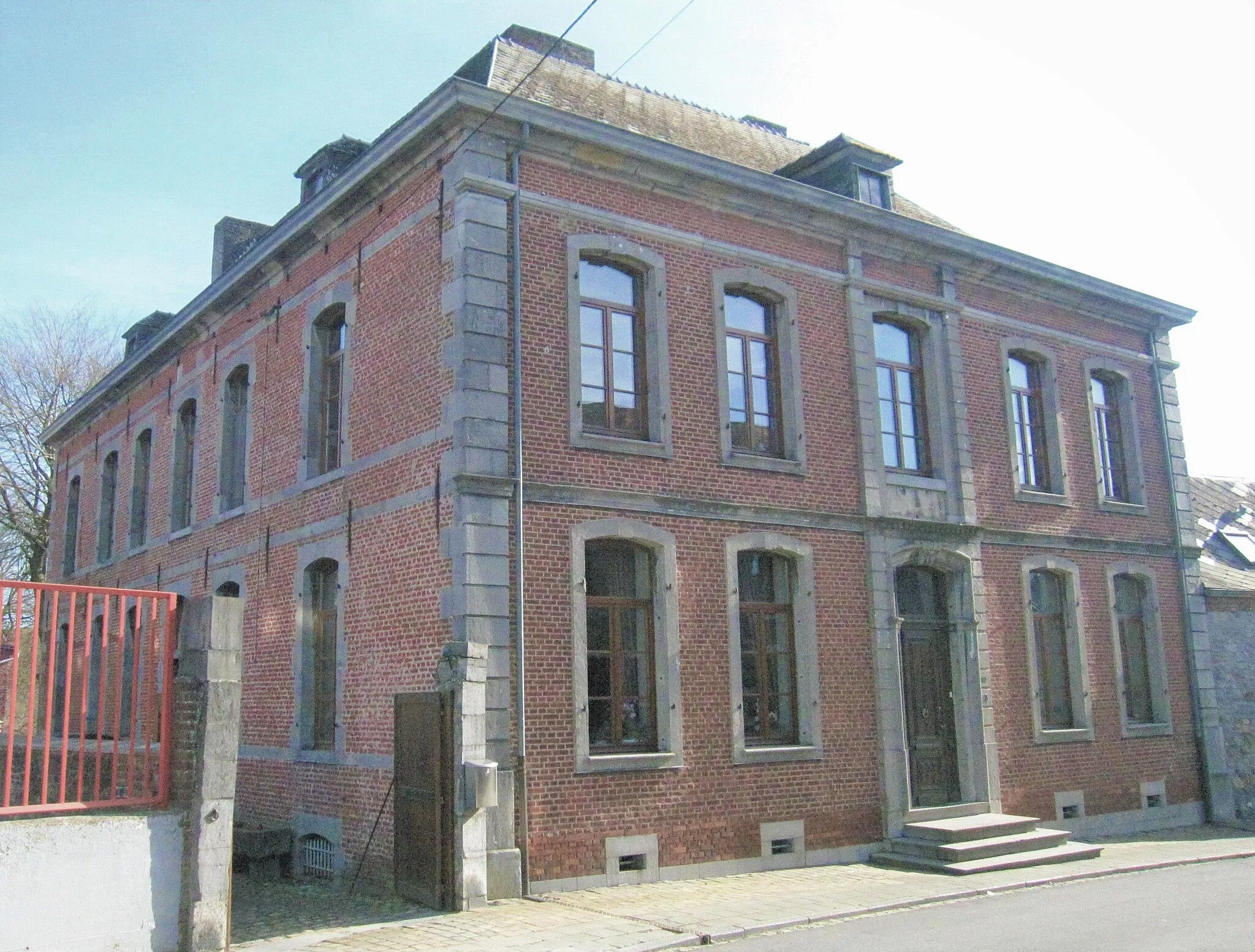 Photo showing: Merbes-le-Château, Ancien hôtel de poste