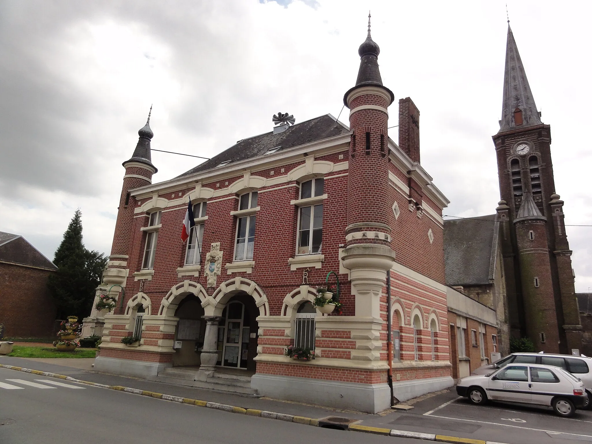 Photo showing: Haspres (Nord, Fr) mairie et église