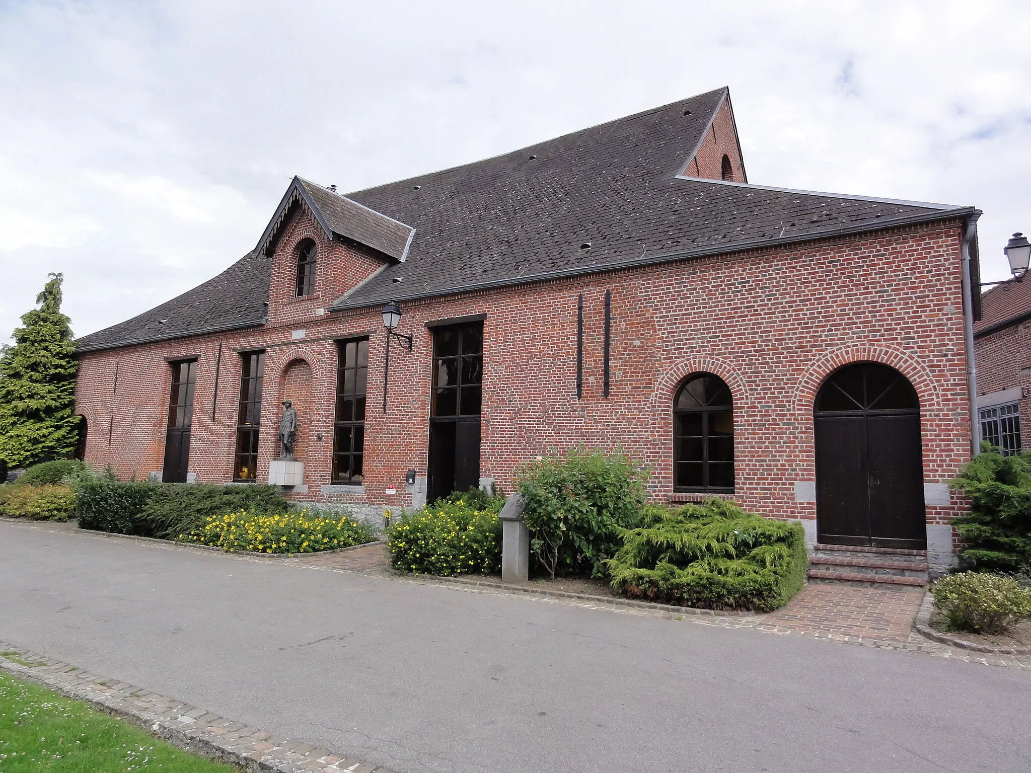Photo showing: Trélon (Nord, Fr) ancienne verrerie, bâtiment de la forge