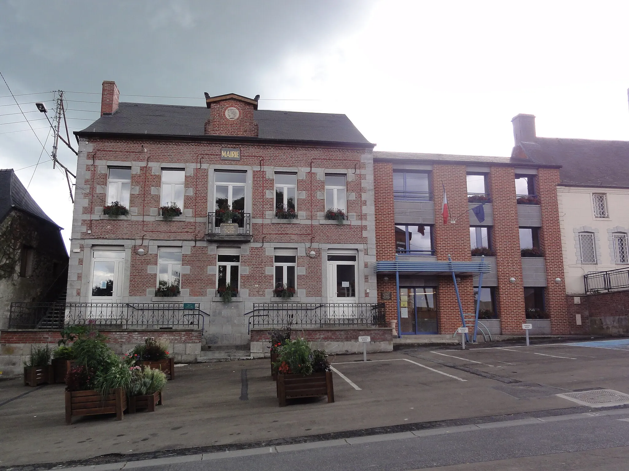Photo showing: Sains-du-Nord (France - Nord department) – The town hall.
