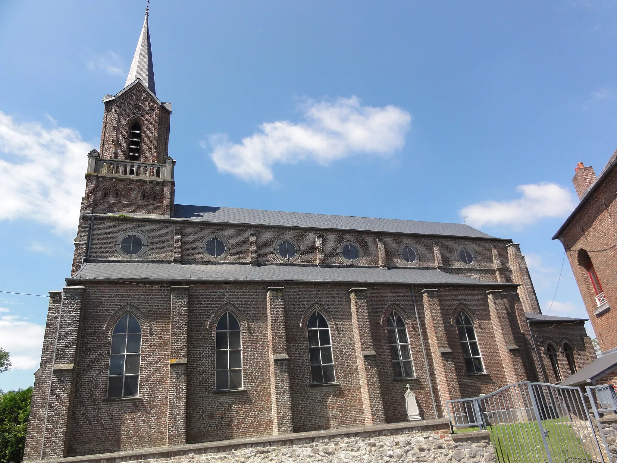 Photo showing: Mairieux (Nord, Fr) église, latéral