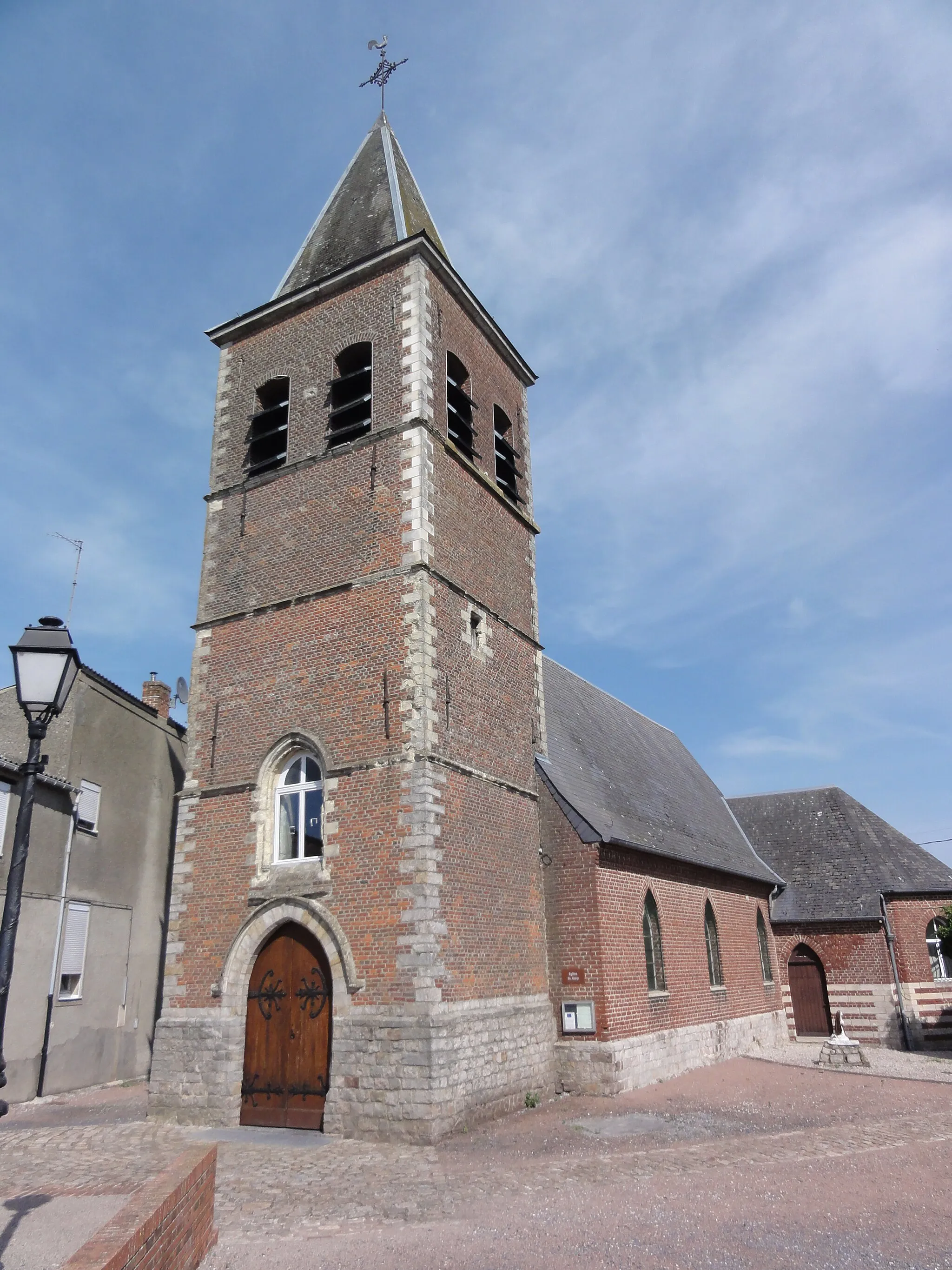 Photo showing: Villereau (Nord, Fr) église, coté tour