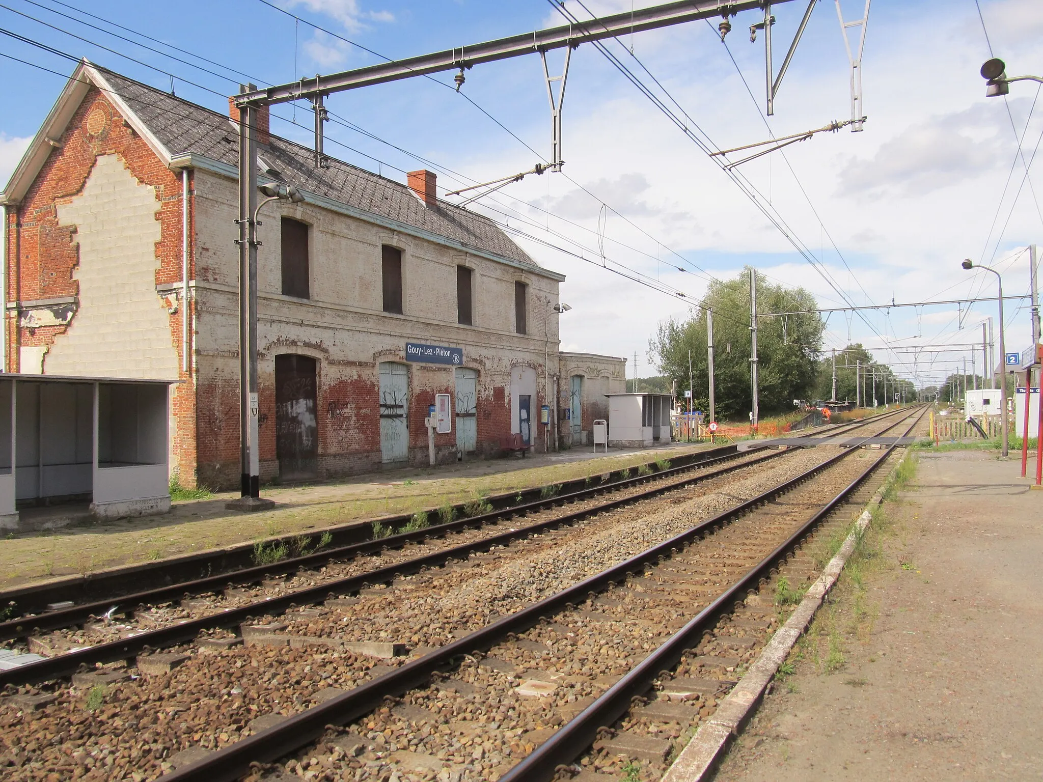 Photo showing: Gara belgiană Gouy-lez-Piéton de pe linia 117, de la Braine-le-Comte la Luttre.