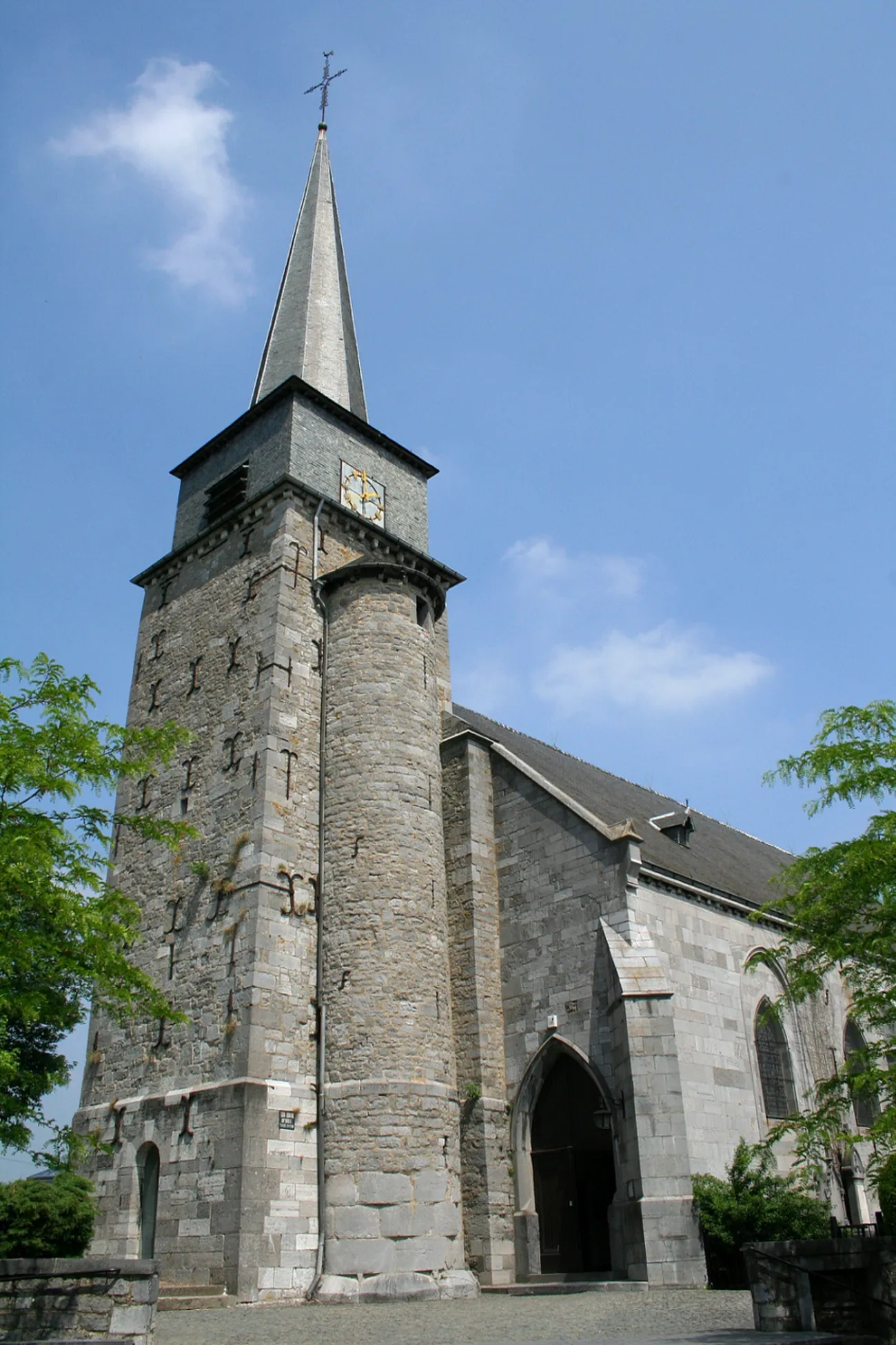 Photo showing: Gerpinnes (Belgium), the St. Michel and Rolende church (XVIth century).
