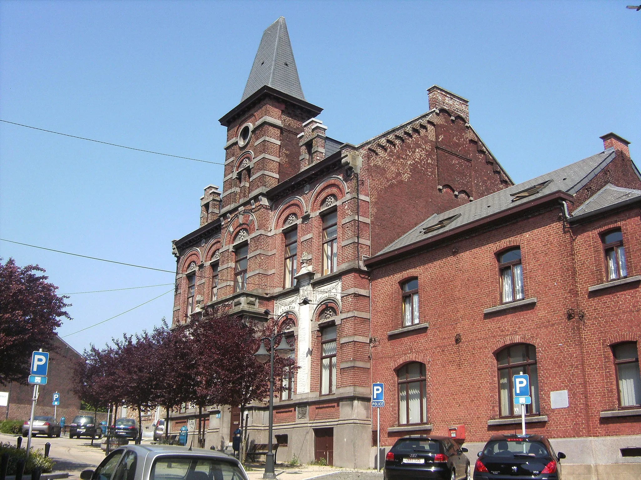 Photo showing: Roux (Charleroi - Belgique) - Hôtel de Ville (1895)