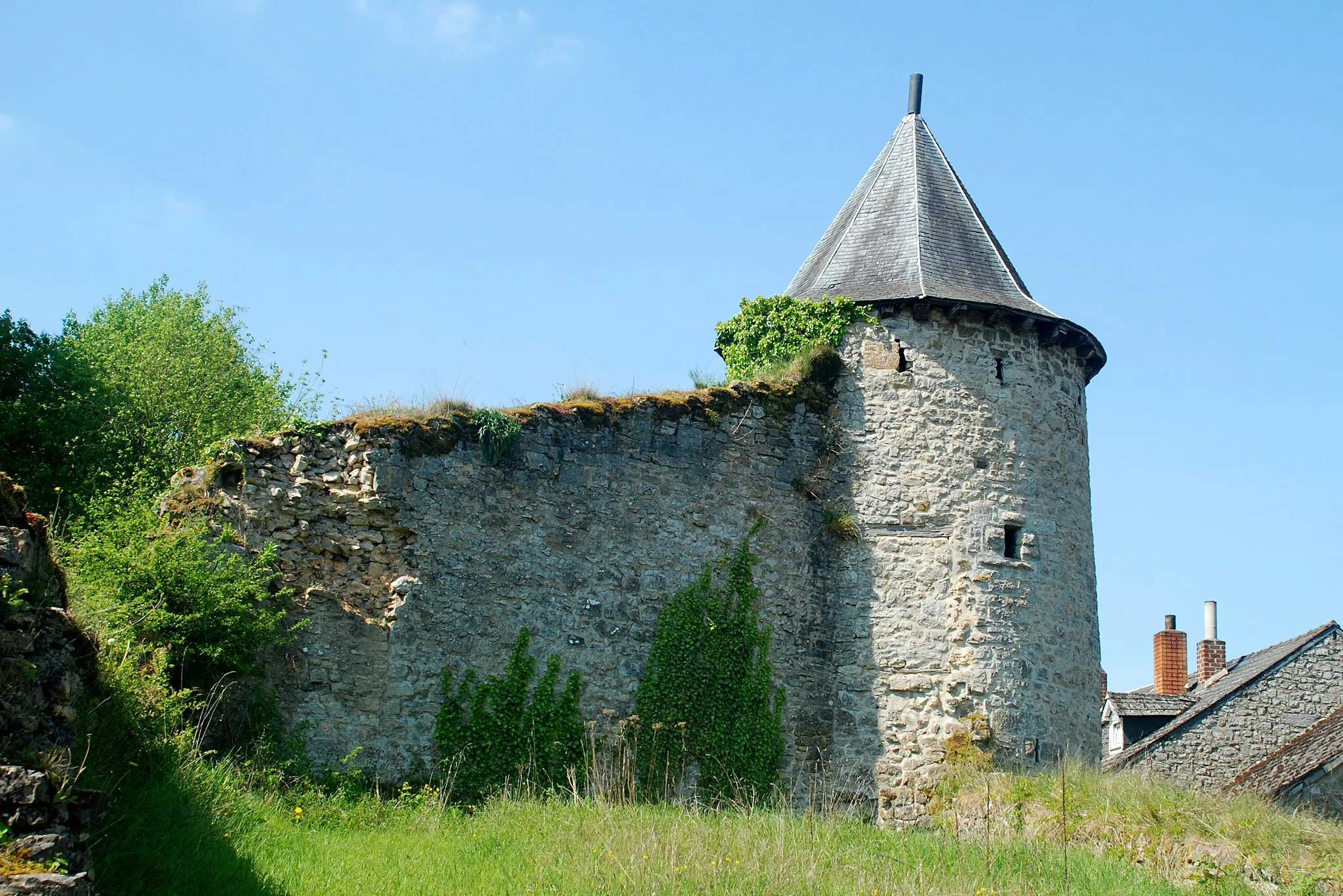 Photo showing: Belgique - Province de Namur - Viroinval - Nismes - Château du Pont d'Avignon