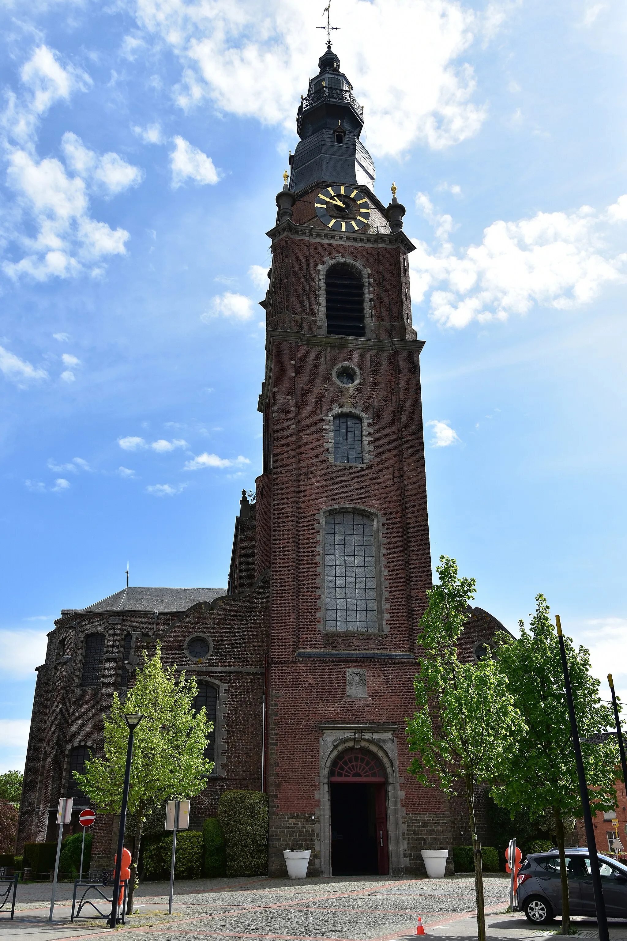 Photo showing: Église Saint-Pierre Leuze-en-Hainaut 11-05-2021 9-47-56