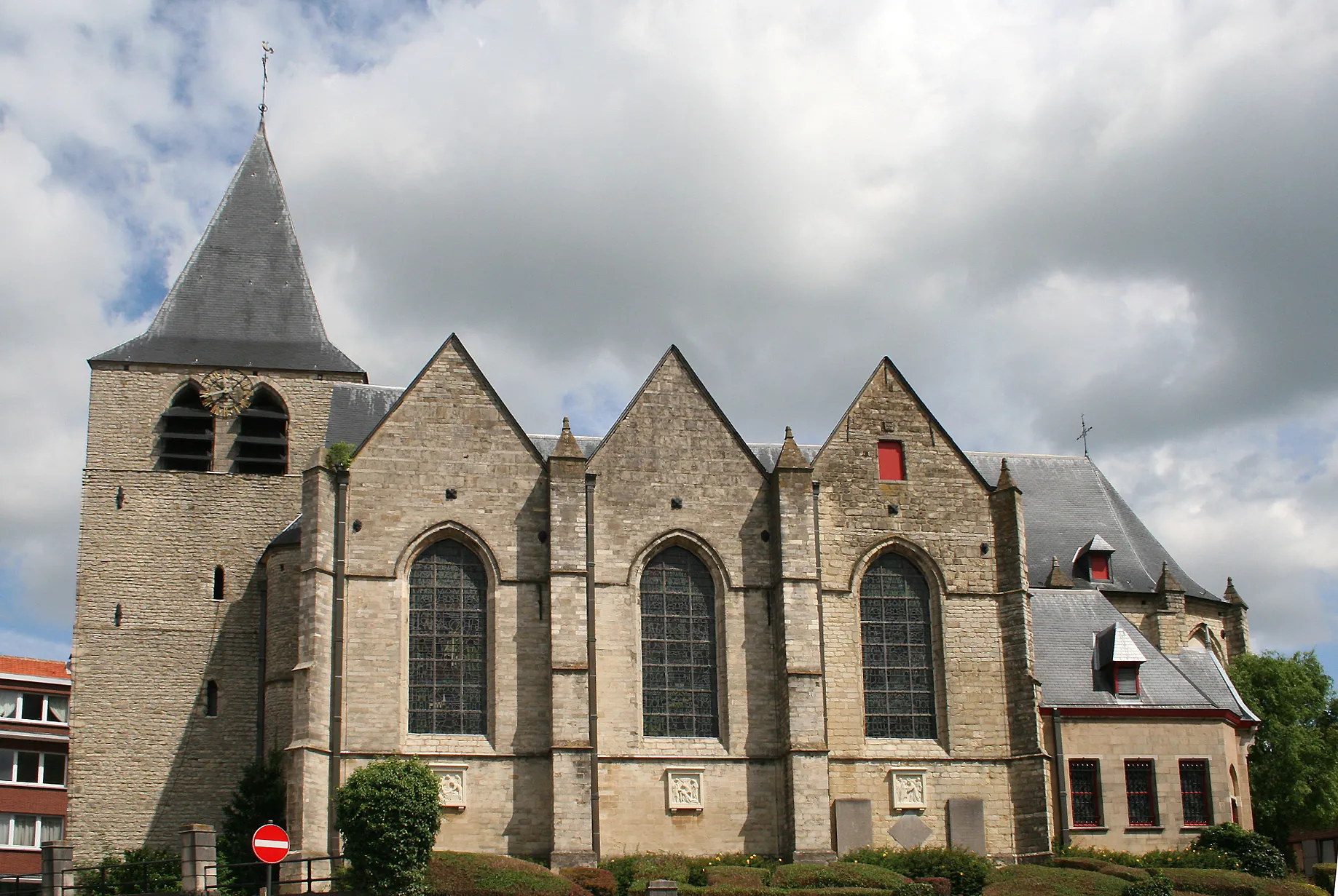 Photo showing: Wemmel Belgium, the Saint Servais church (tower of XIIIth century).