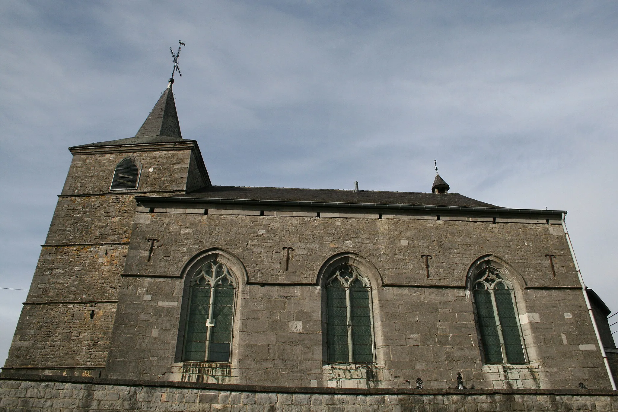 Photo showing: Daussois (Belgium), the Saint Vaast church (XVIth century).