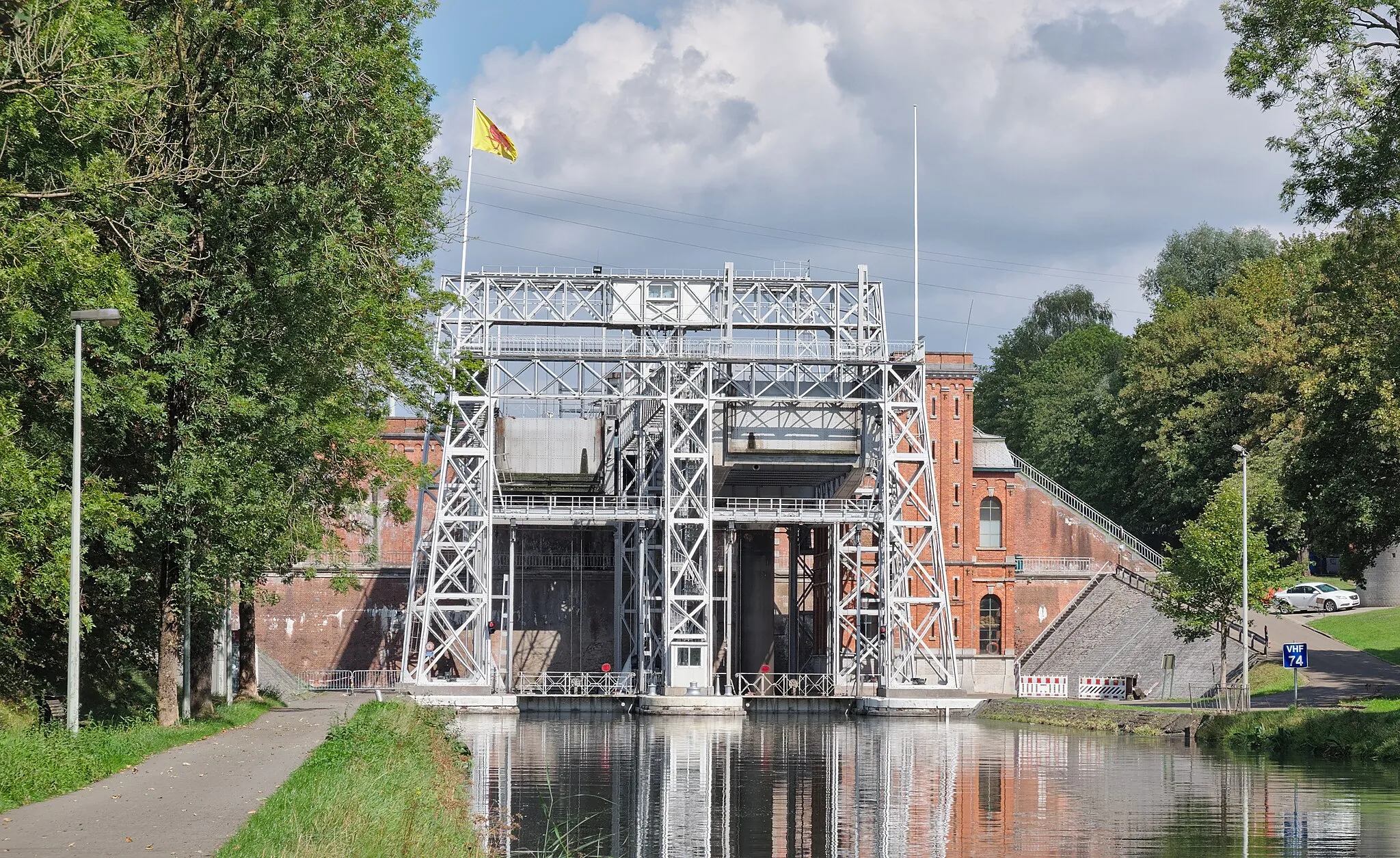 Photo showing: This place is a UNESCO World Heritage Site, listed as
The Four Lifts on the Canal du Centre and their Environs La Louvière and Le Roeulx (Hainaut).