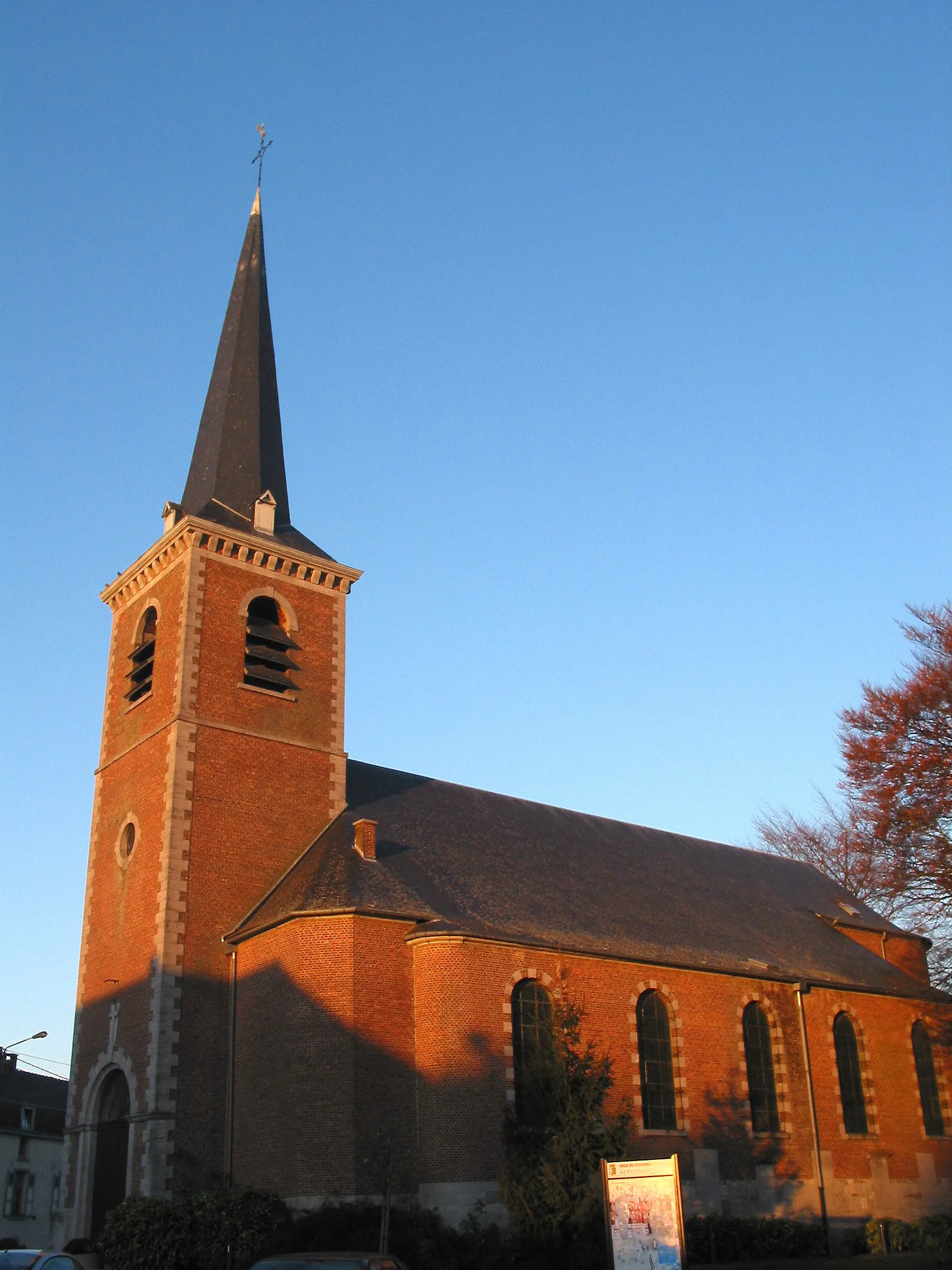 Photo showing: Thieusies (Belgium), the St. Peter church.