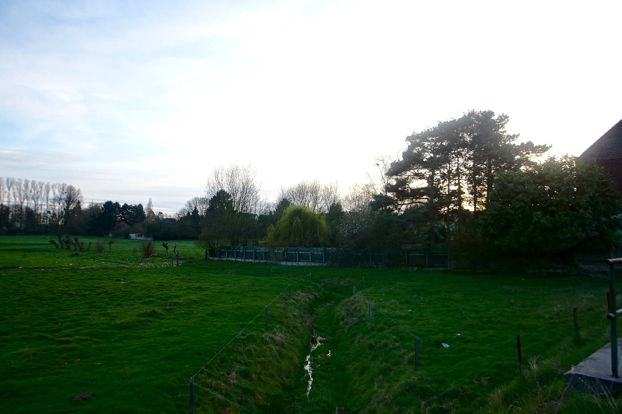 Photo showing: Bois-d'Haine, Belgium: The River Rau de Balasse at the Rue Louise Lateau