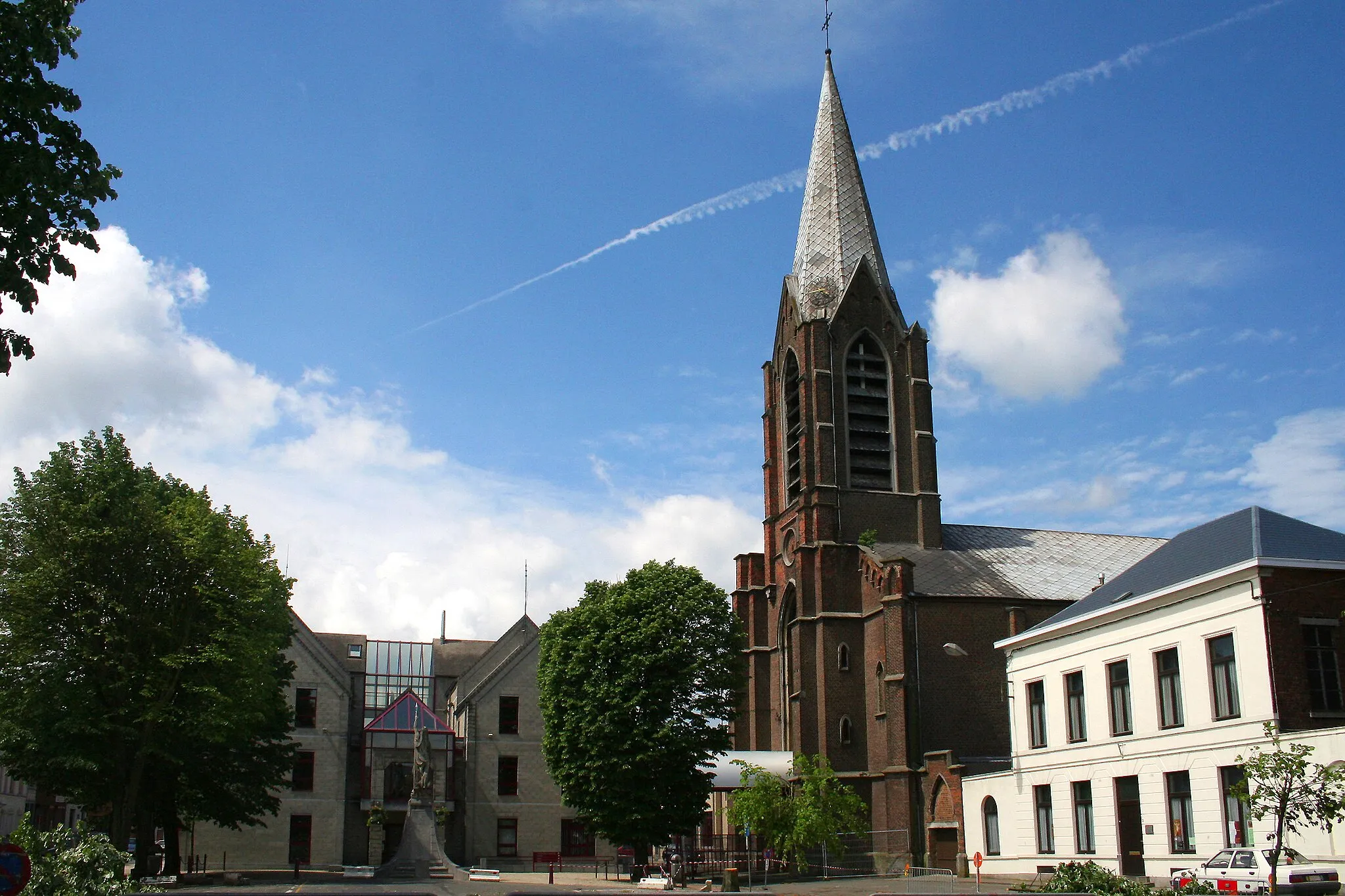 Photo showing: Fayt-lez-Manage, Place Albert 1er - L'église Saint-Gilles.