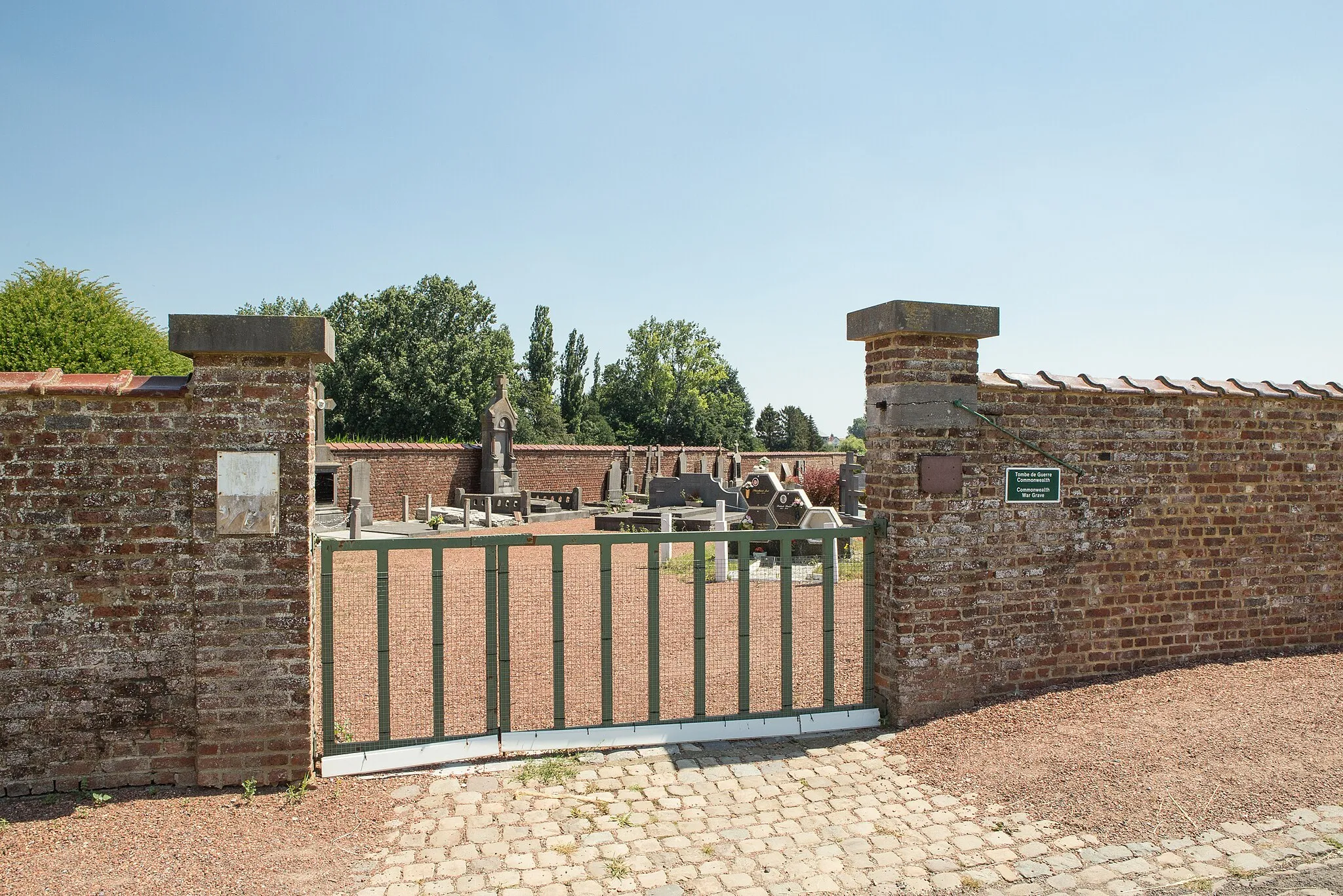 Photo showing: Asquillies Communal Cemetery