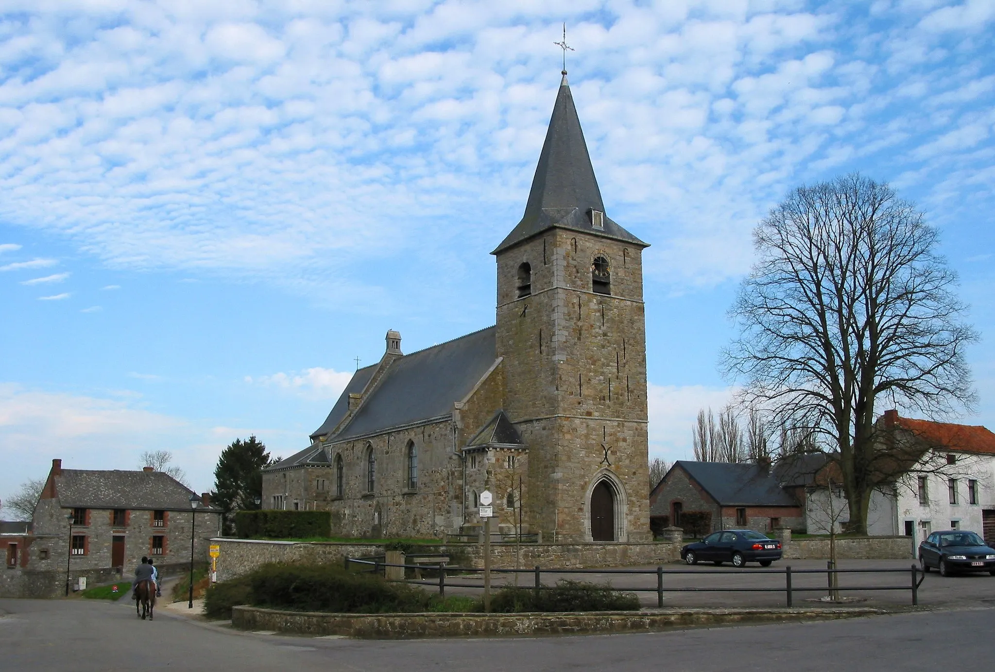 Photo showing: Ragnies, the St. Martin's church (XIIth century).