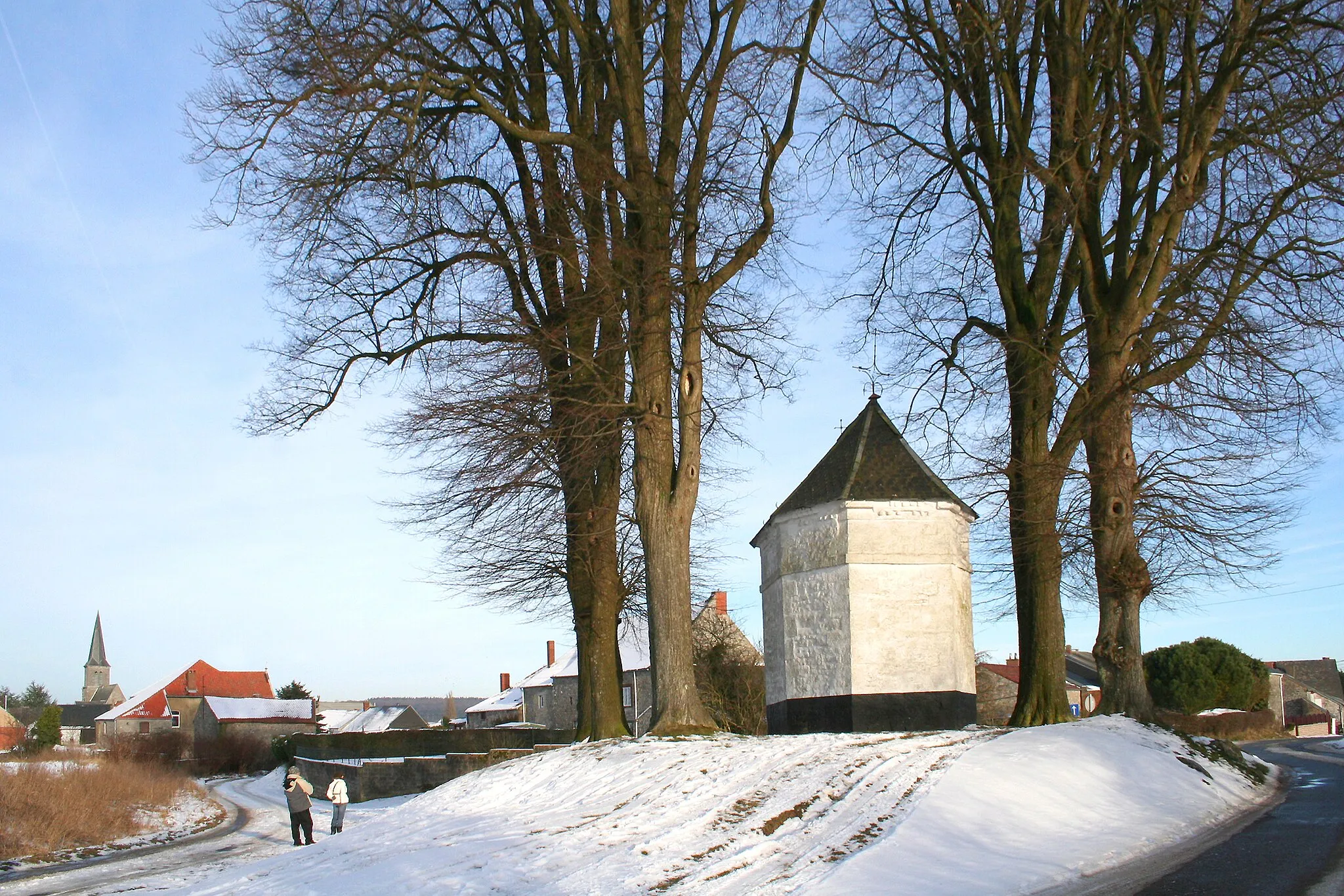 Photo showing: Hanzinne (Belgique), le village vu depuis la chapelle Saint-Oger (1642).