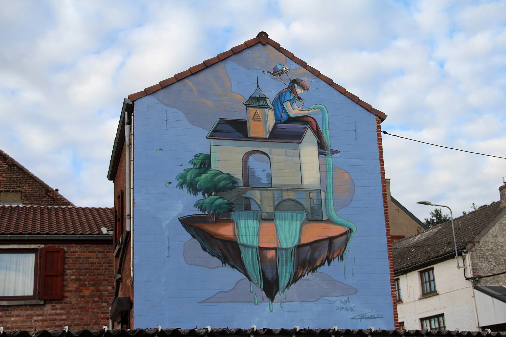 Photo showing: "Saint-Denis surreal" mural by Italian artist Alessandra Carloni (aka Sureal). Artwork made on the southern wall of a house located rue de la Brisée in Saint-Denis in Saint-Denis, Mons (Belgium).