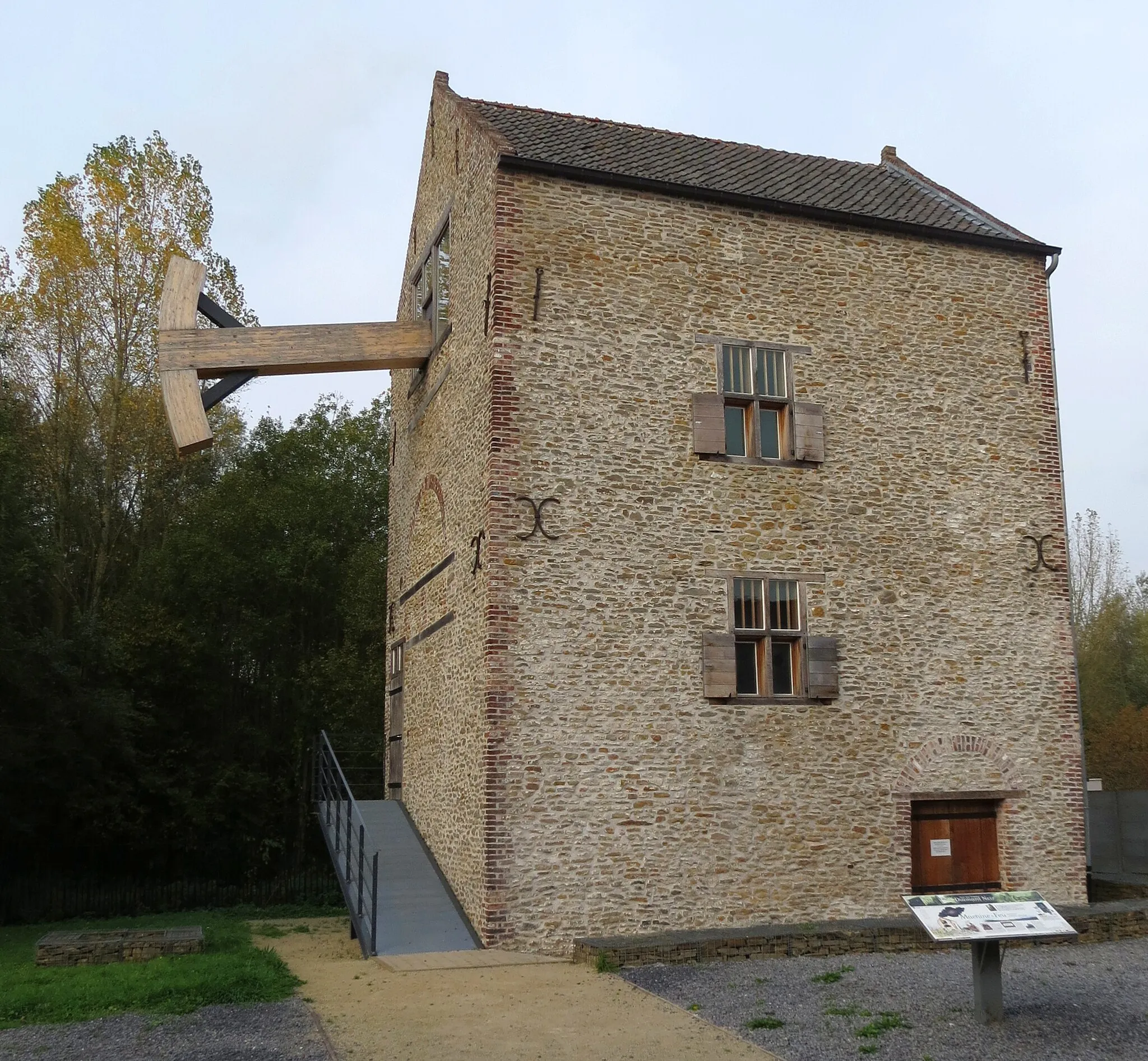 Photo showing: Ancient Thomas Newcomen engine building (1781) in Bernissart, Belgium