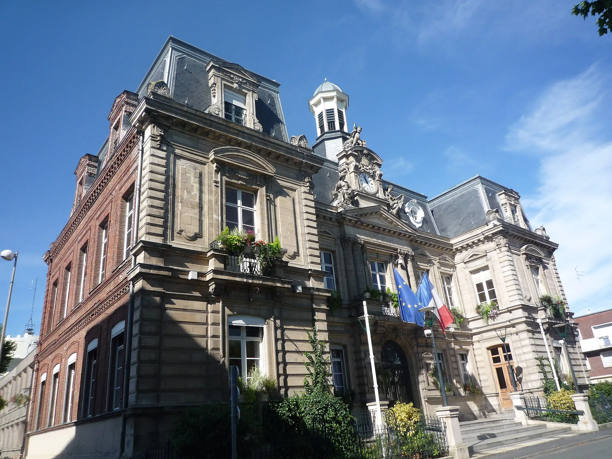 Photo showing: Mairie, Anzin, Nord, Nord-Pas-de-Calais, France.