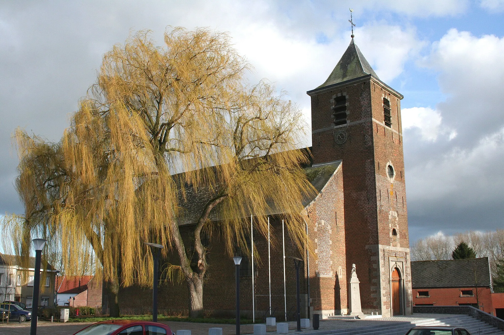 Photo showing: Rebaix (Belgium), the Saint Amand church.