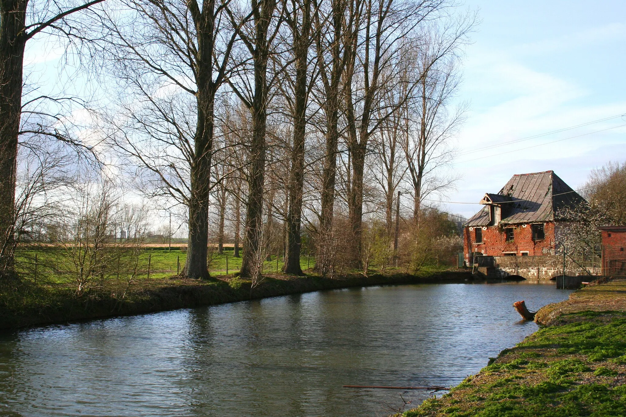 Photo showing: Rebaix (Belgium), the old « de Tenre » watermill (1720).